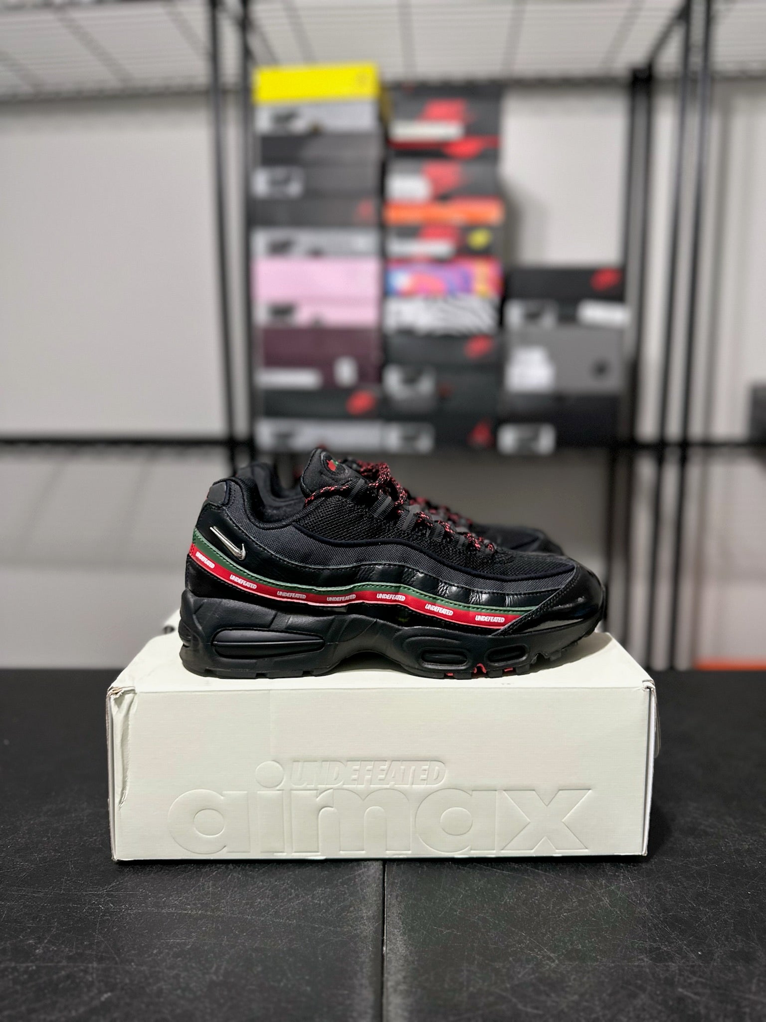 Size 9.5 - AM 95 SP Undefeated Black
