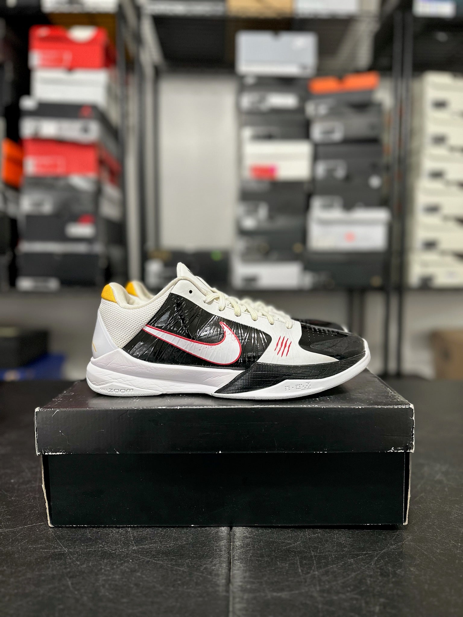 Size 9.5 - Kobe 5 Protro Bruce Lee Alternate