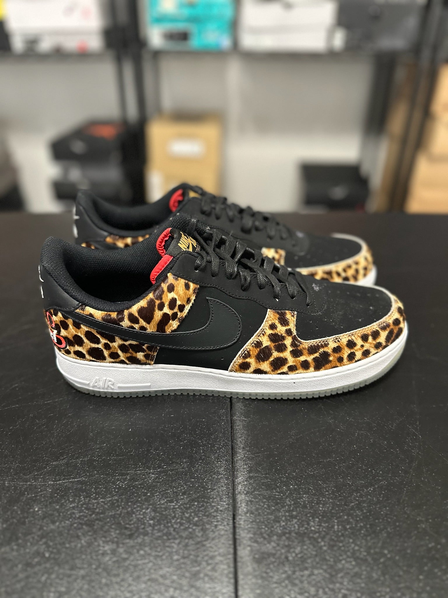 Size 13 - AF 1 Low Los Primeros