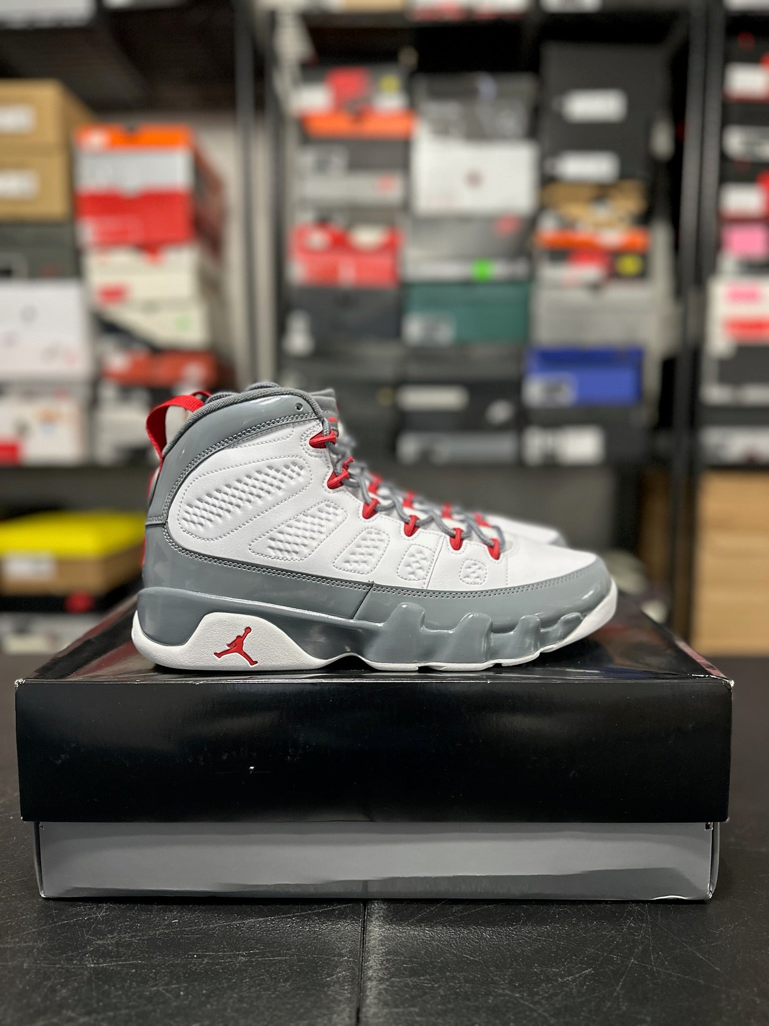 Size 10 - J9 Fire Red DS