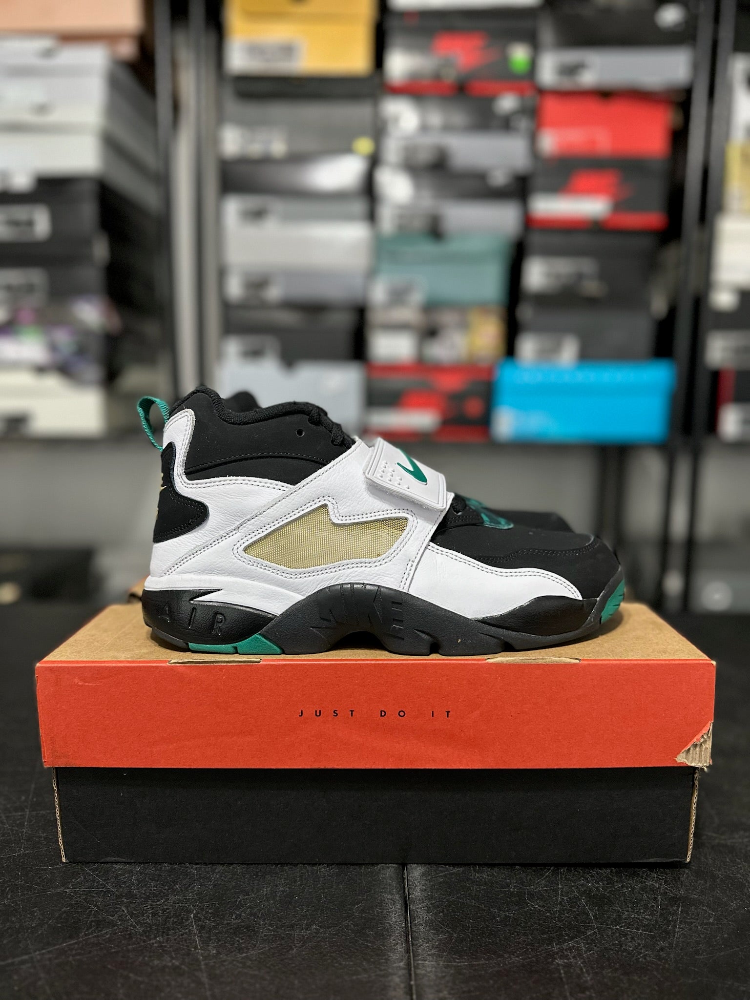Size 10 - Diamond Turf Emerald