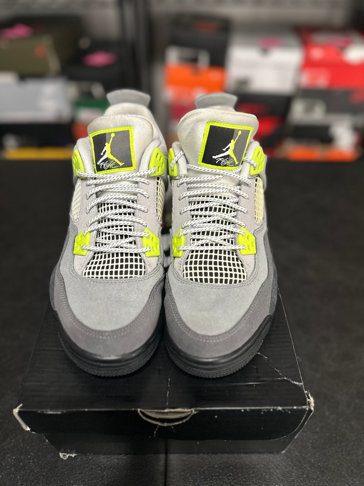 Size 7y - J4 neon