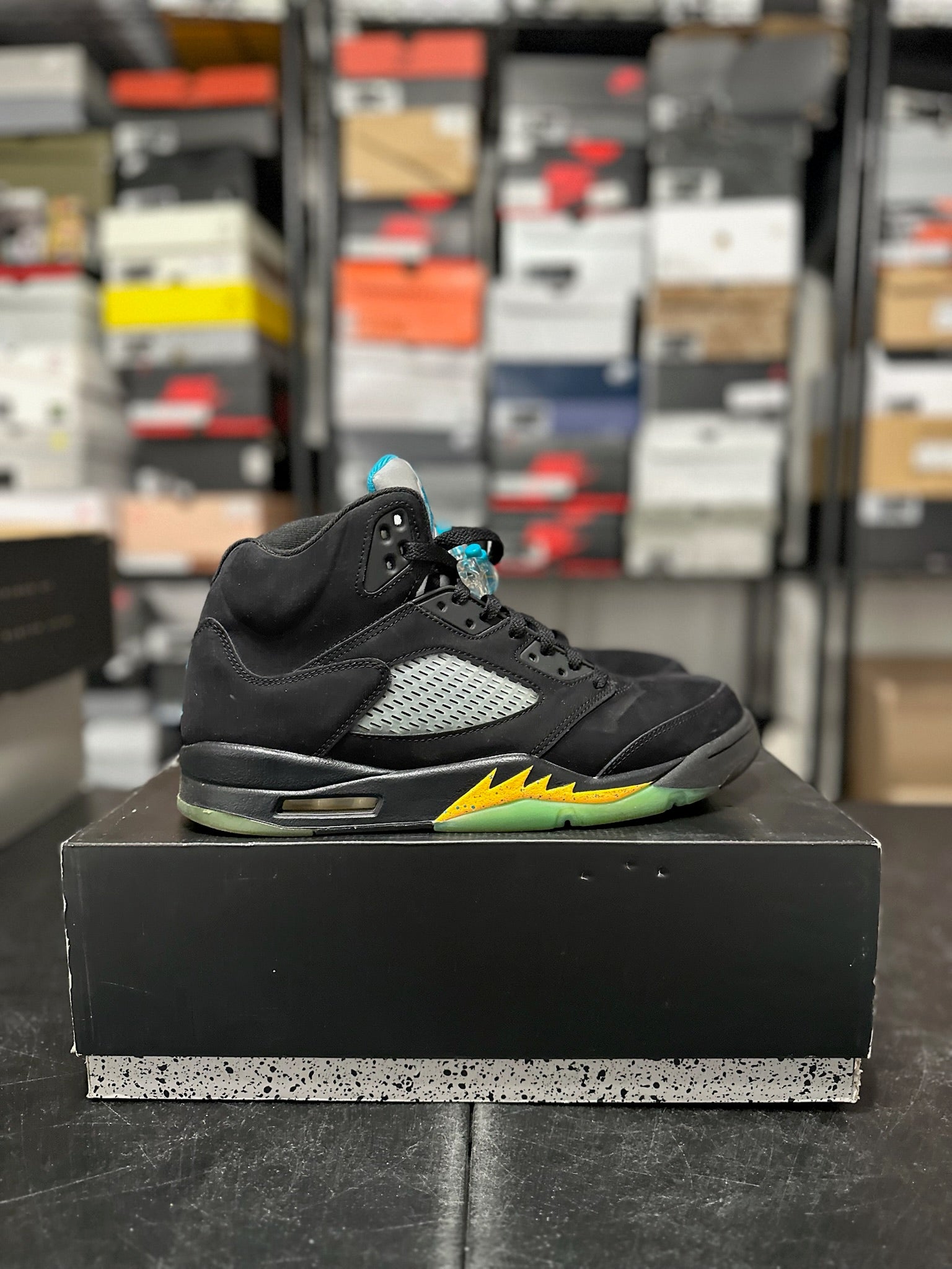 Size 11 - J5 Aqua