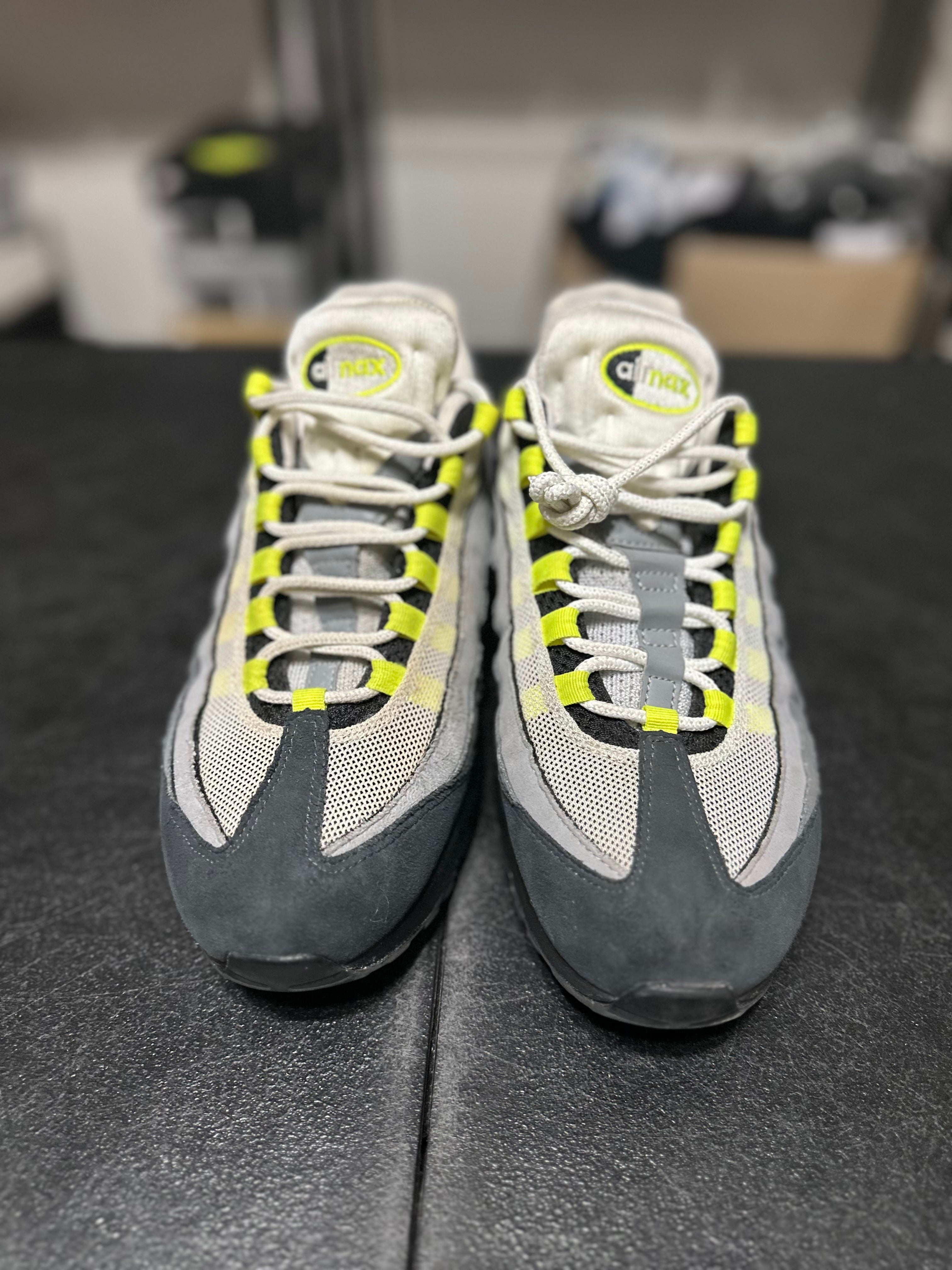 Size 10 - air max 95 neon