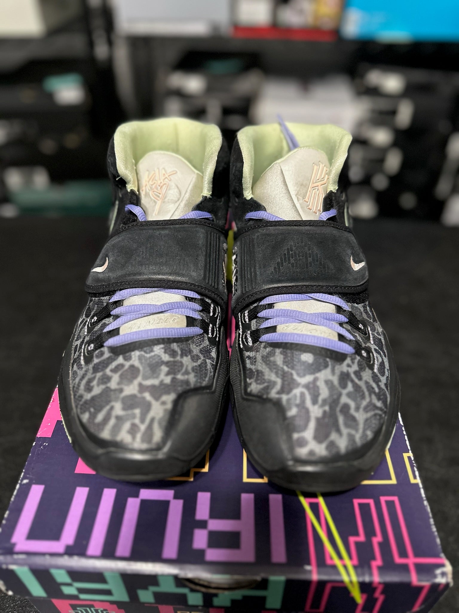 Size 10.5 - Kyrie 6 Asia