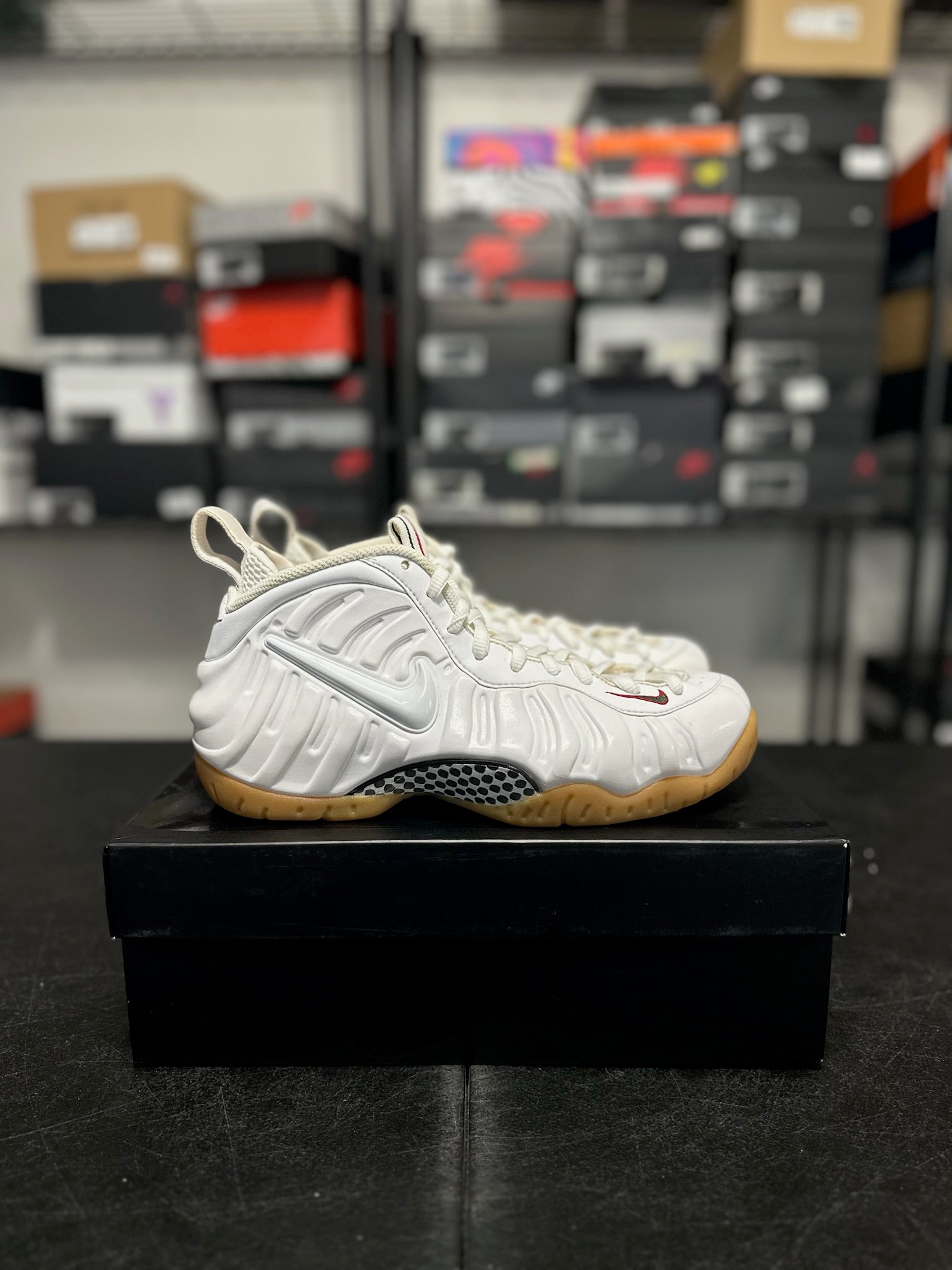 Size 8 - Foamposite Pro White Gucci