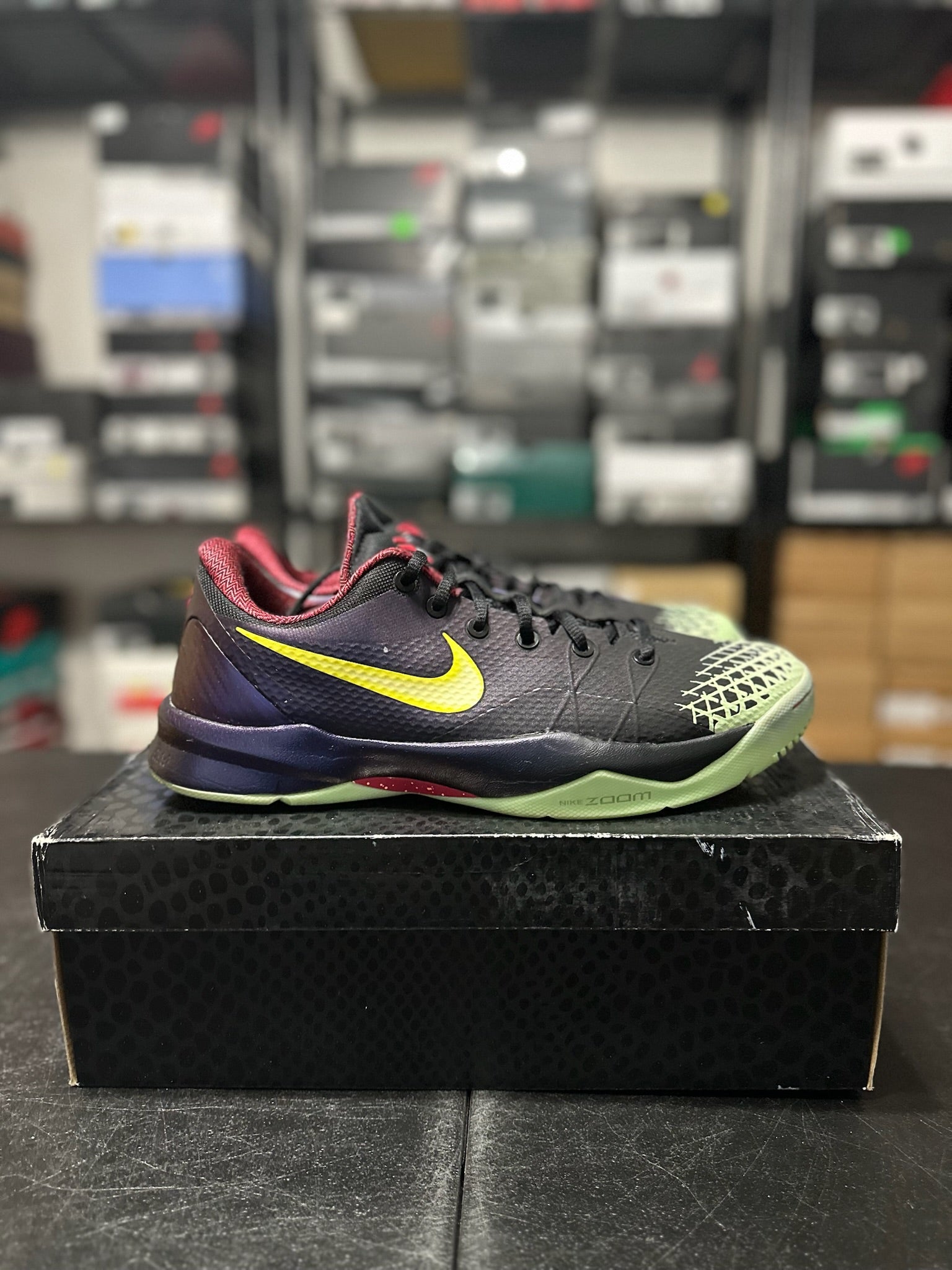 Size 12 - Kobe Venomenon 4 Glow in the Dark