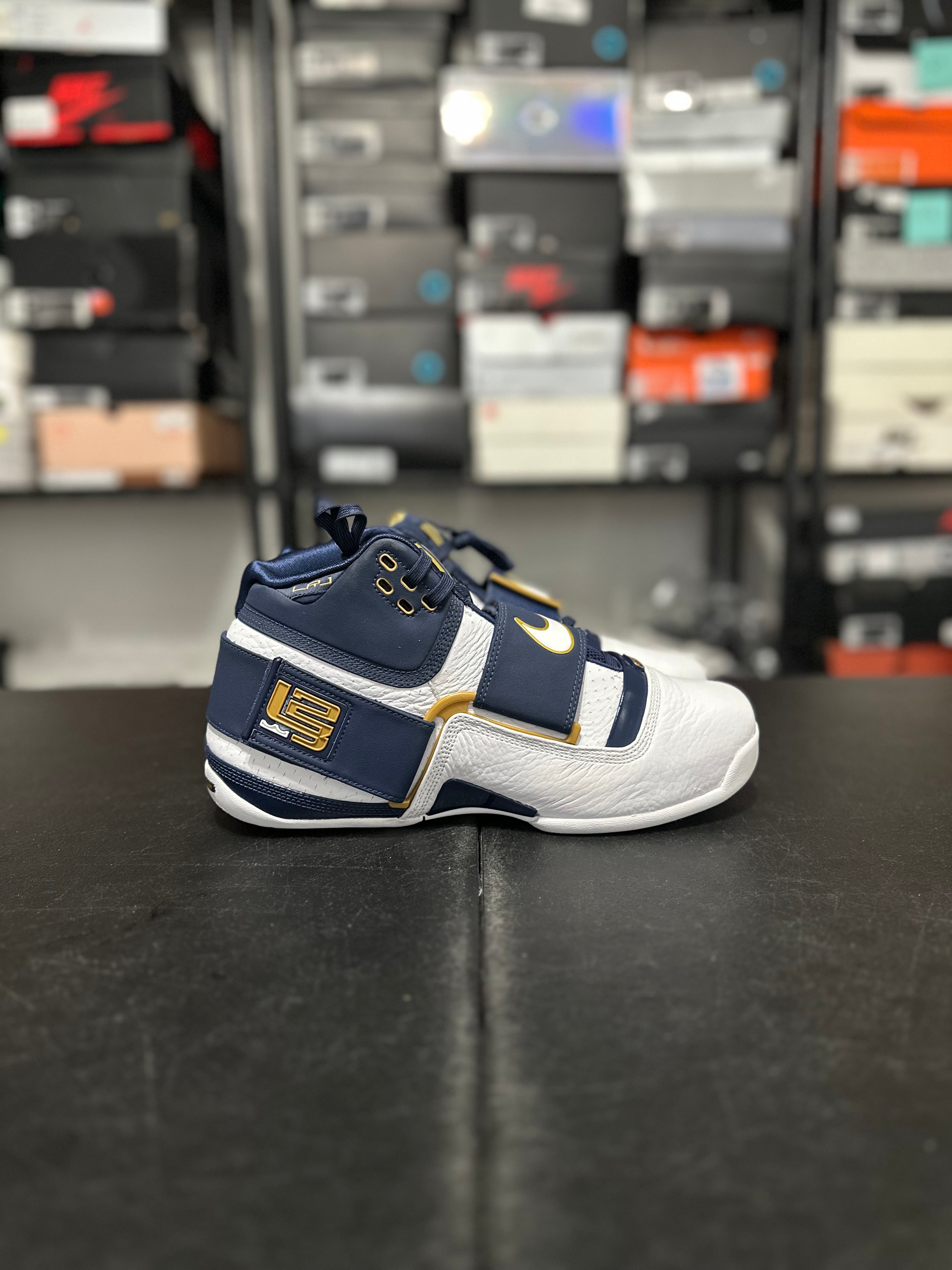 Size 11 - LeBron zoom soldier 1 16 25