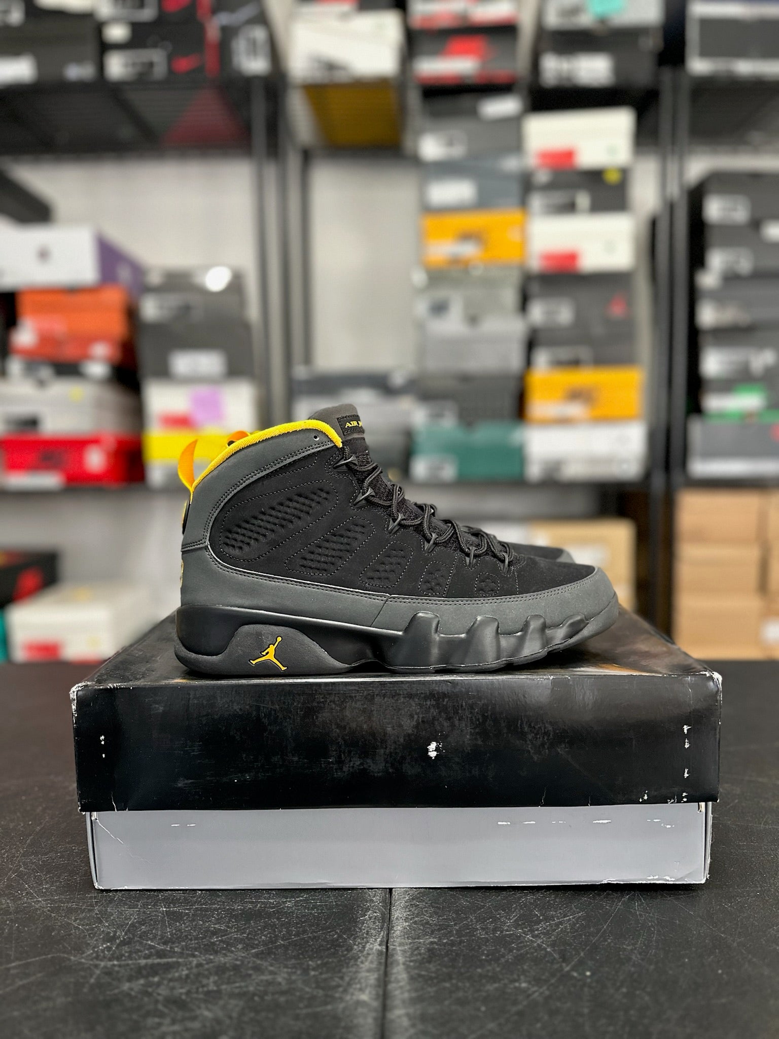 Size 11 - J9 Dark Charcoal University Gold