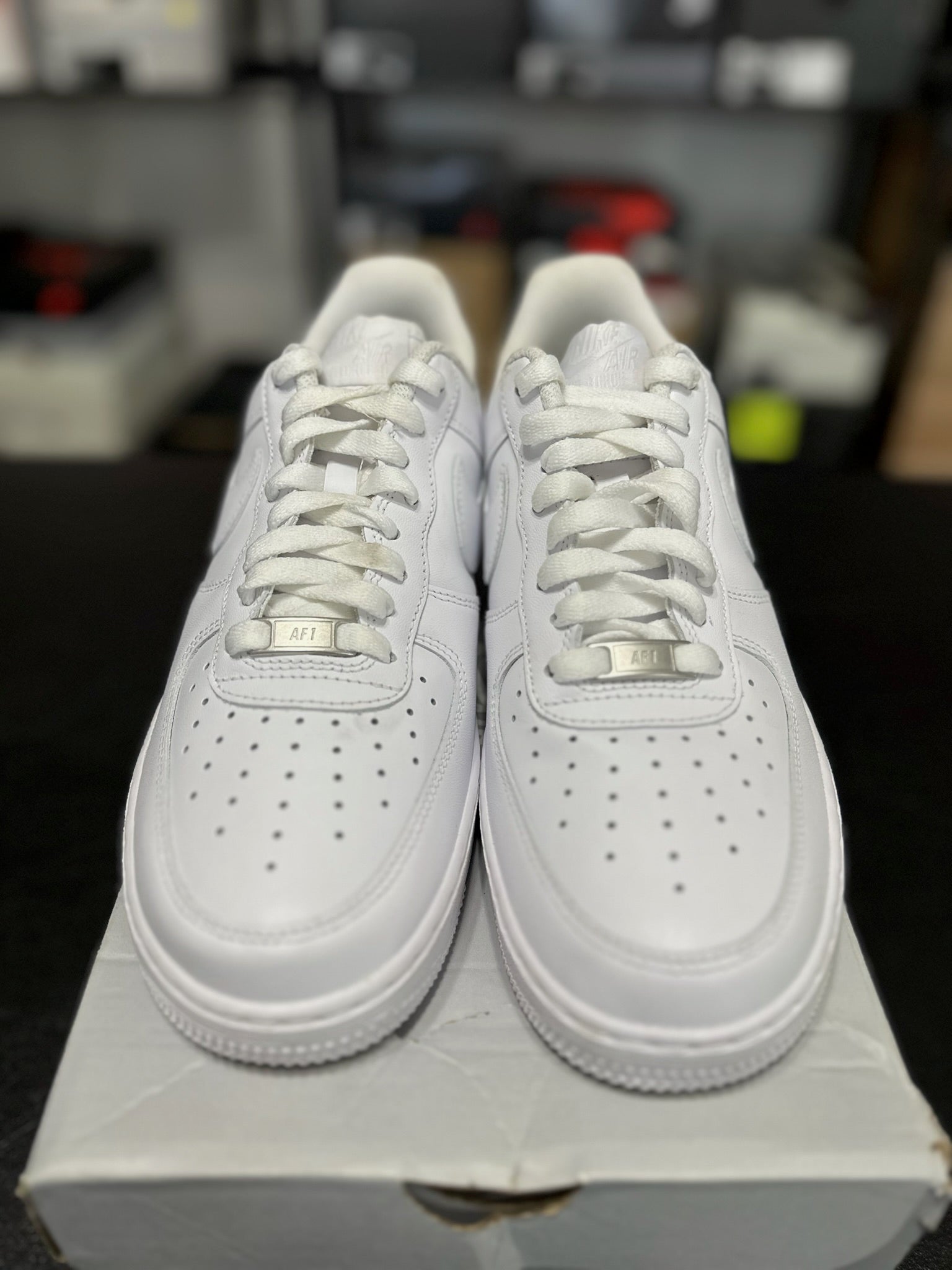 Size 8.5 - AF 1 ‘07 White