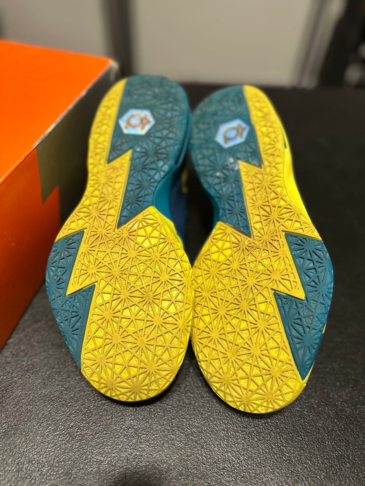 Size 9 - KD 6 seat pleasant *READ DESCRIPTION*