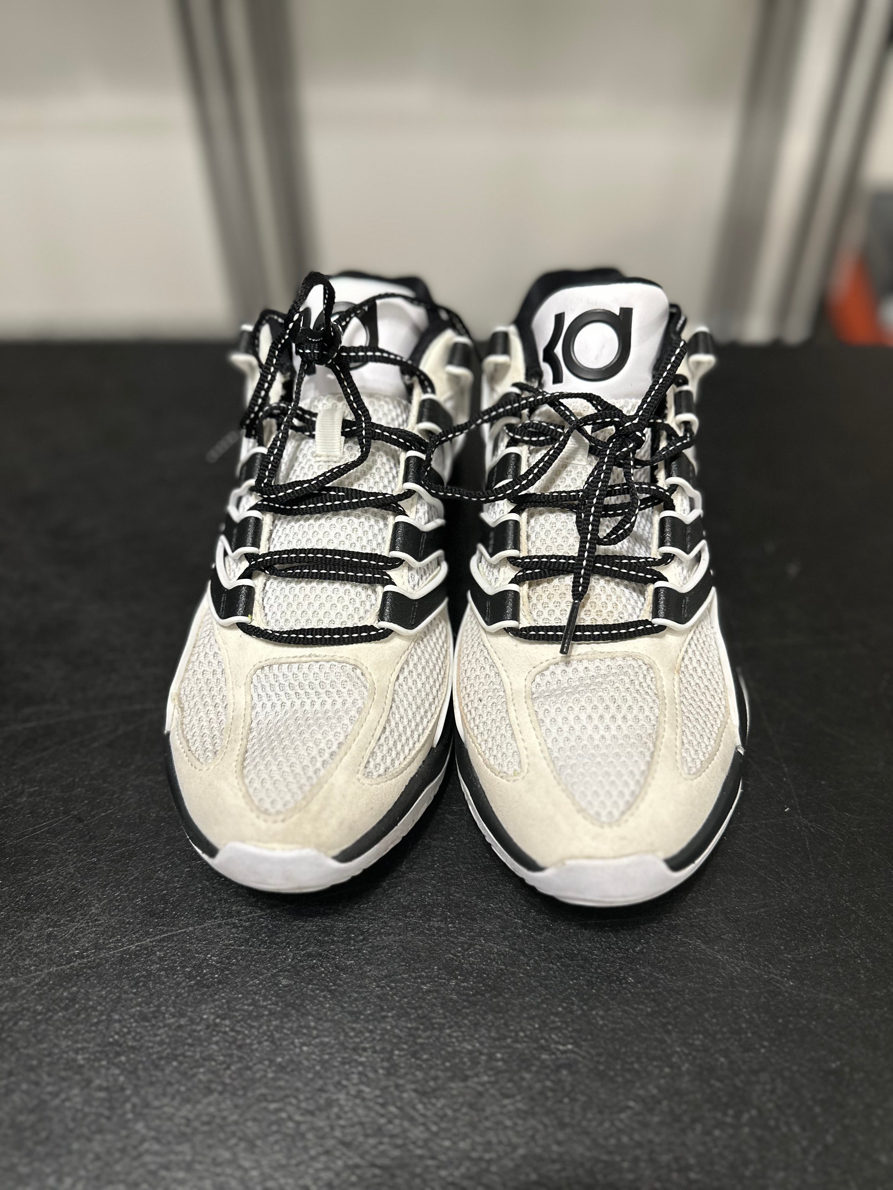 Size 10.5 - KD 18 Black/white