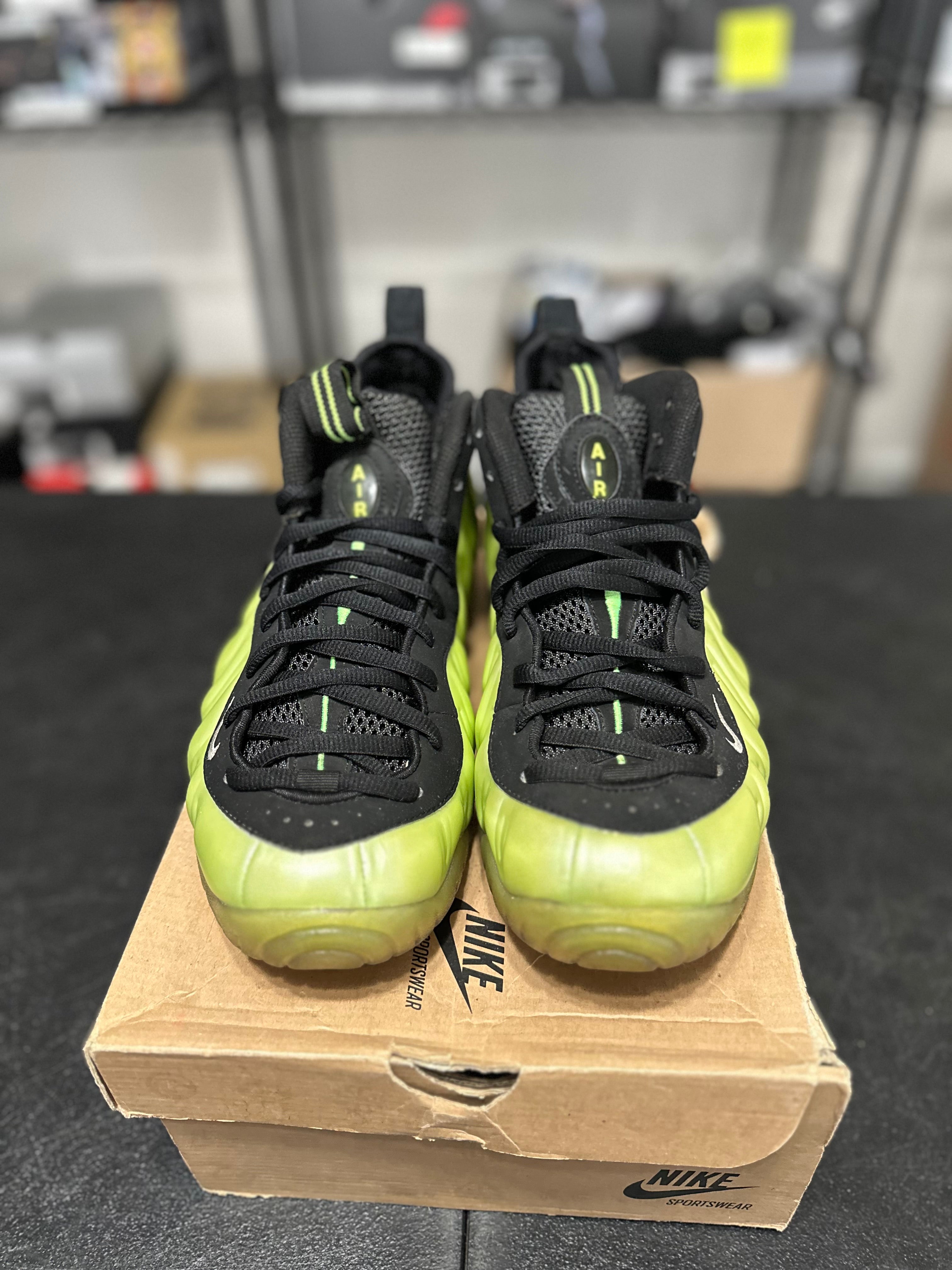 Size 9.5 - Foamposite electro line