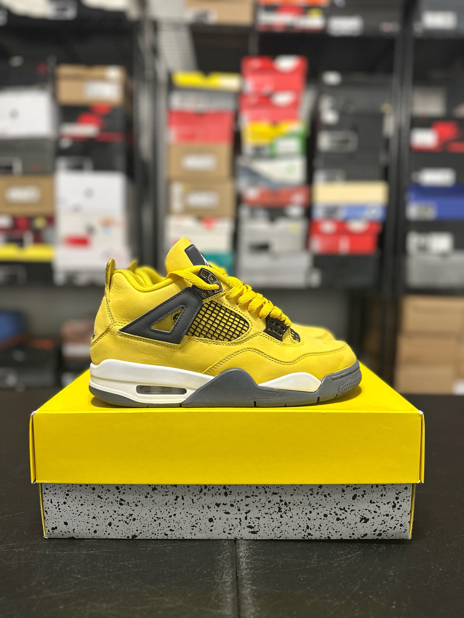 Size 8 - J4 Lightning