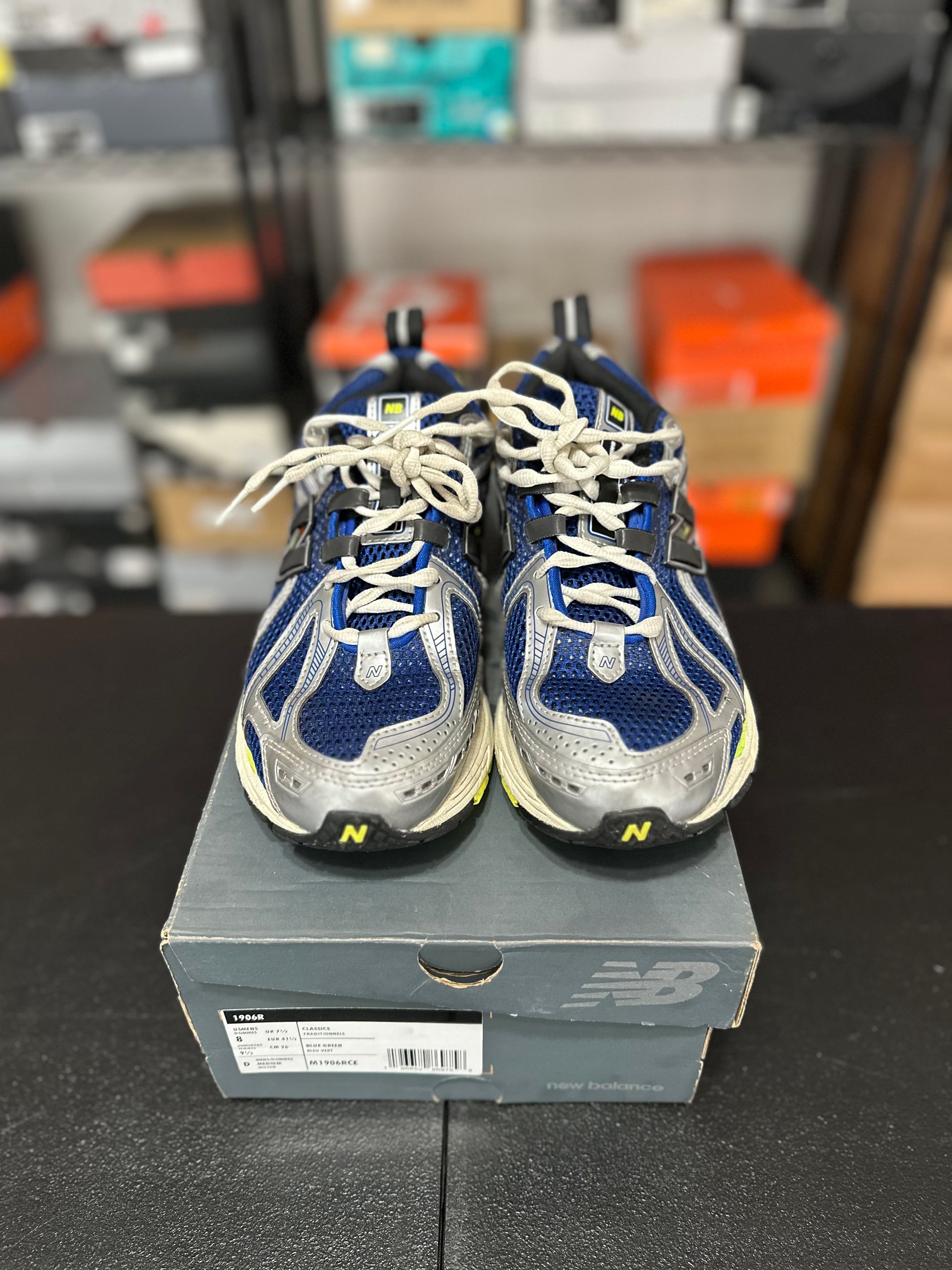 Size 8 - NB 1906r sprite