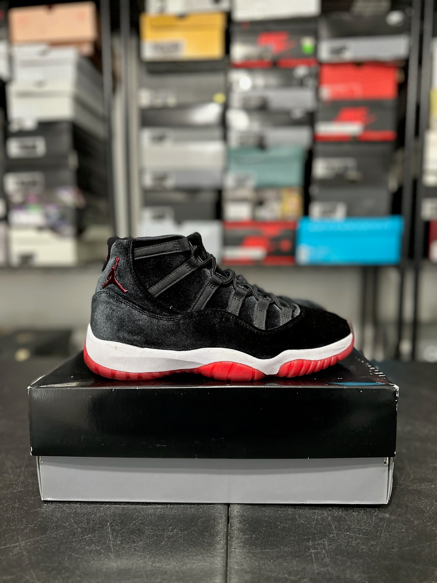 Size 9 - (10.5W) J11 Bred Velvet