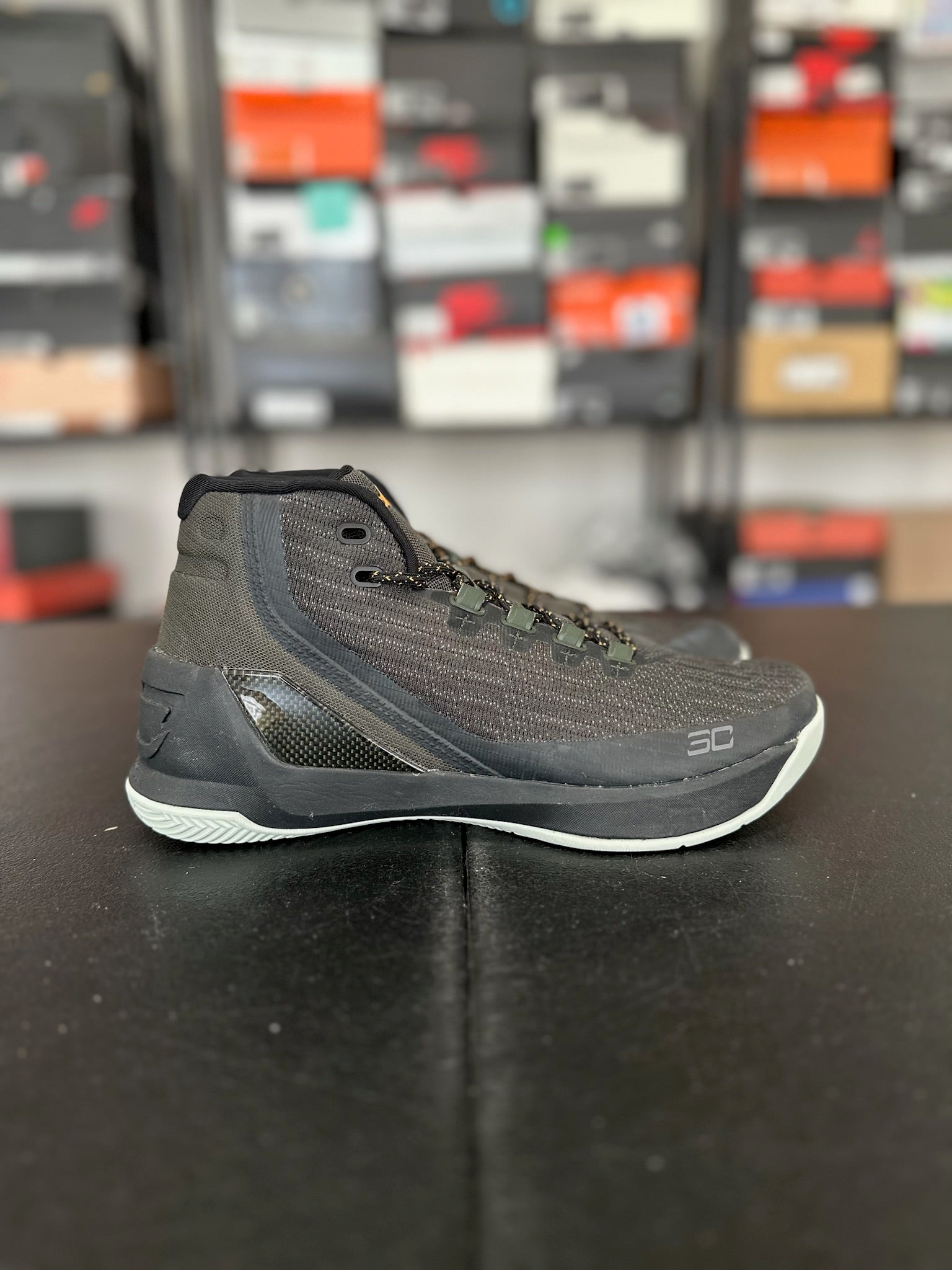 Size 9.5 - Curry 3 Black DS