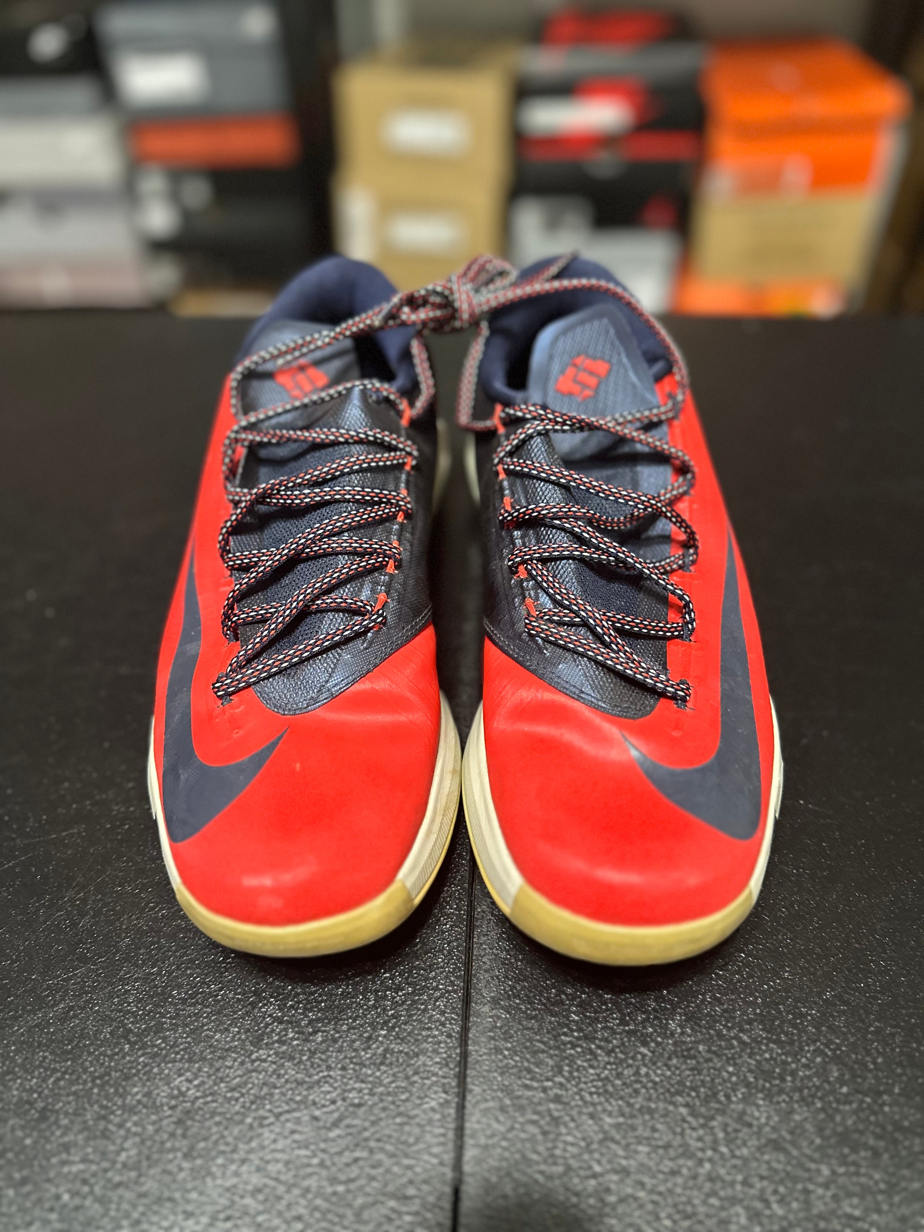 Size 10.5 - KD6 DC