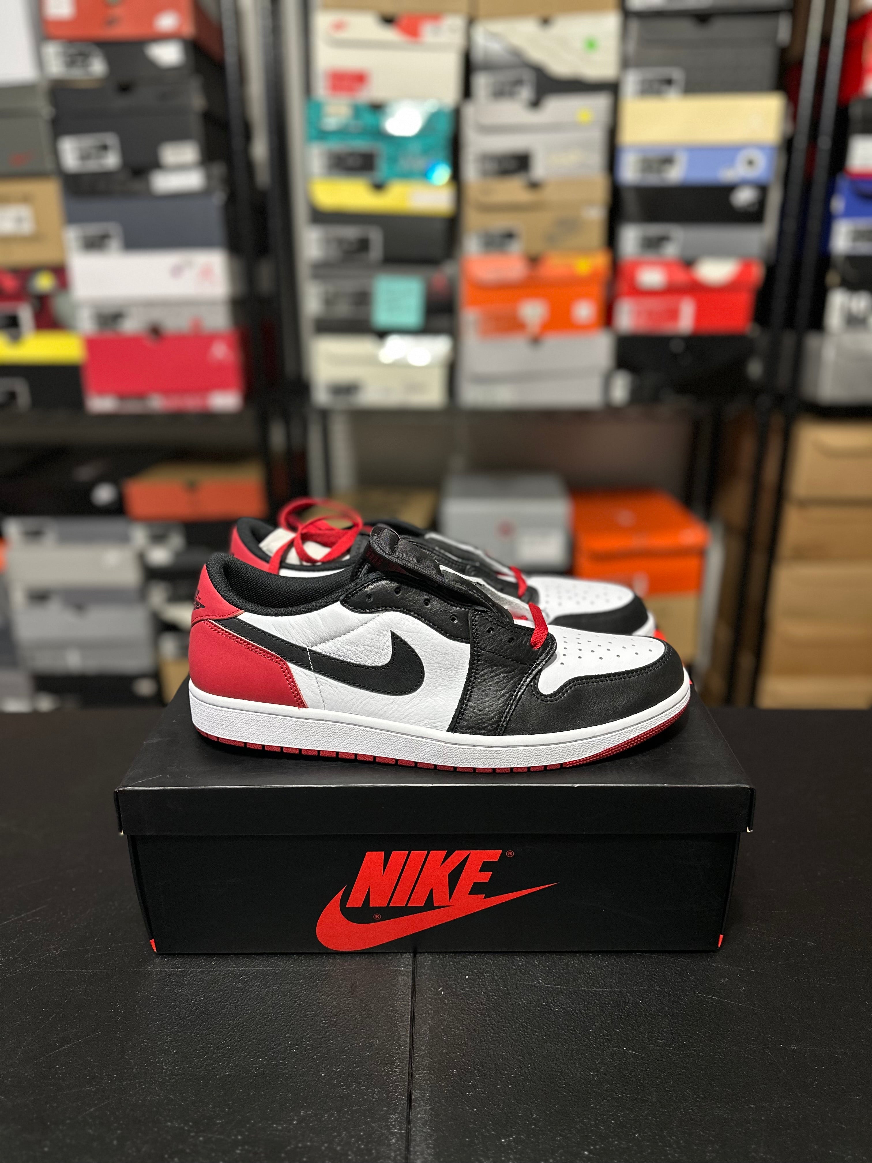 Size 13 - J1 low black toe DS
