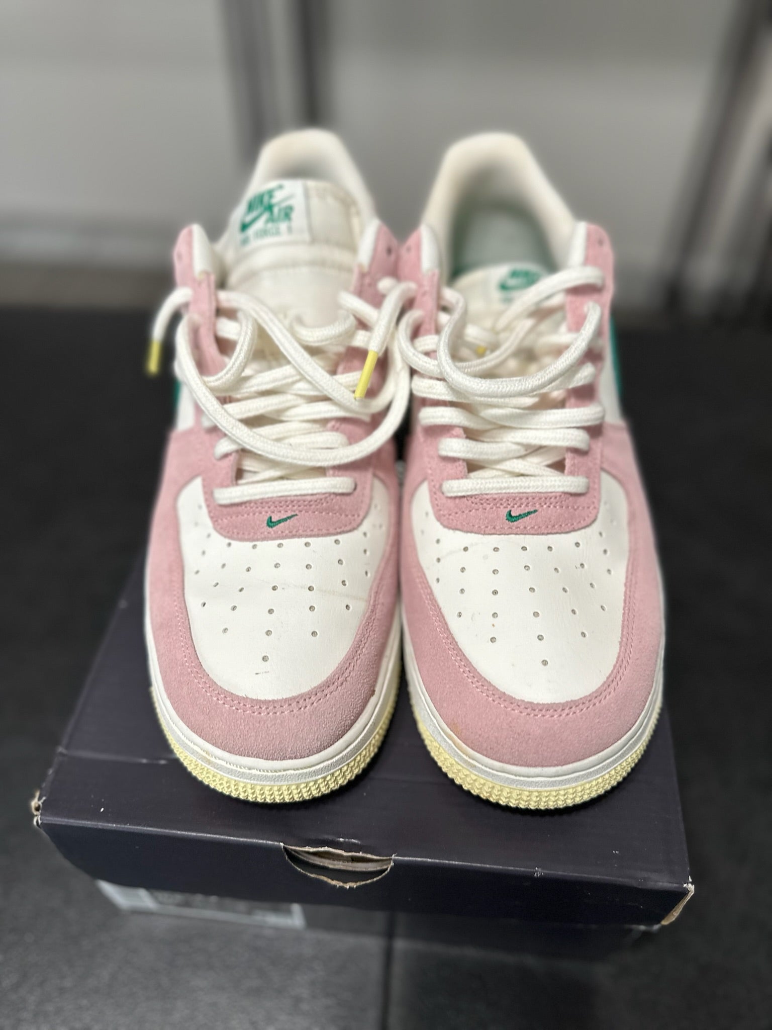 Size 10.5 - AF 1 Low ā07 LV8 Medium Soft Pink Malachite