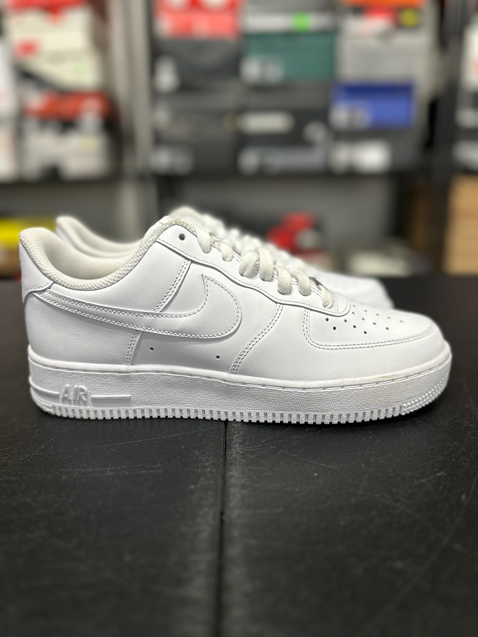 Size 8.5 - AF 1 ‘07 White