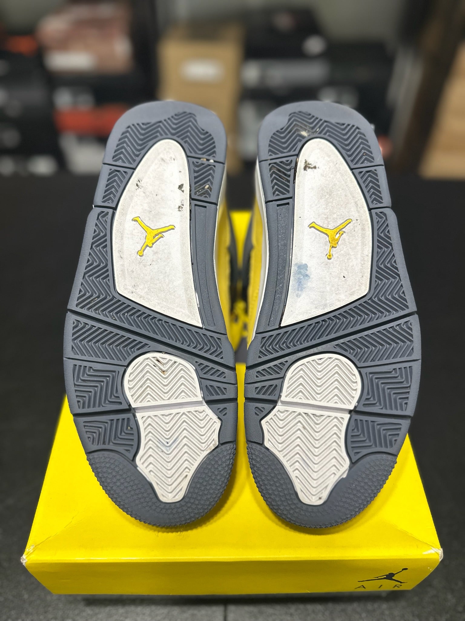 Size 8 - J4 Lightning