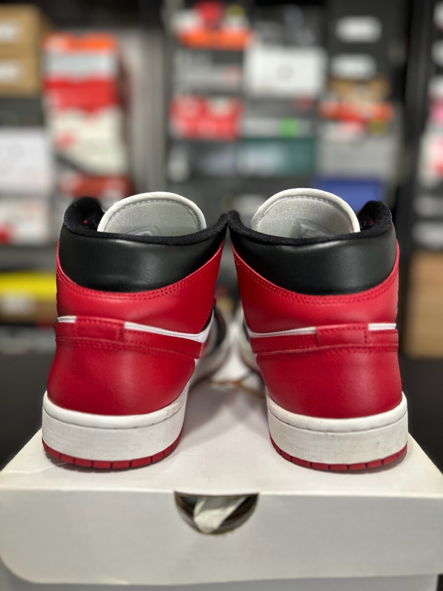 Size 8.5 - (10W) J1 Mid Alternate Bred Toe