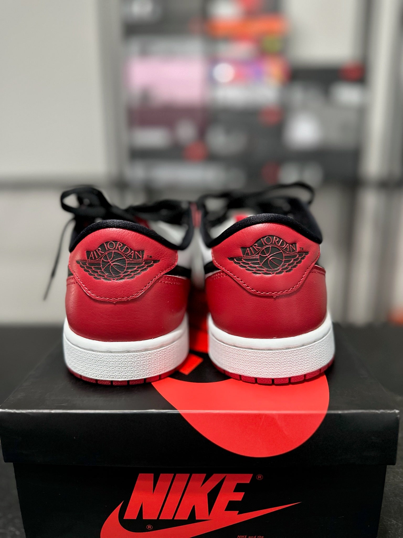 Size 8.5 - J1 Low Chicago