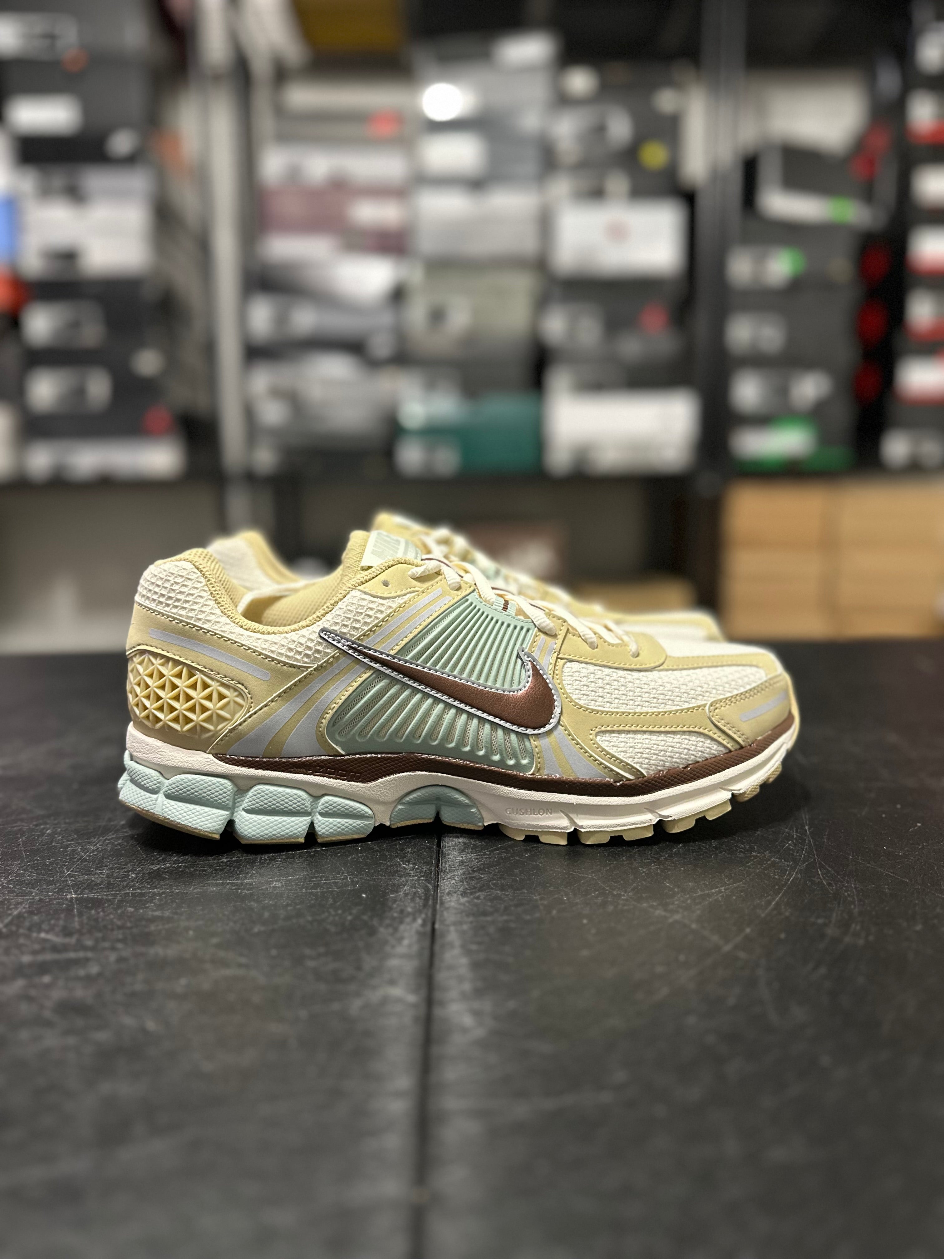 Size 10.5 - Vomero 5