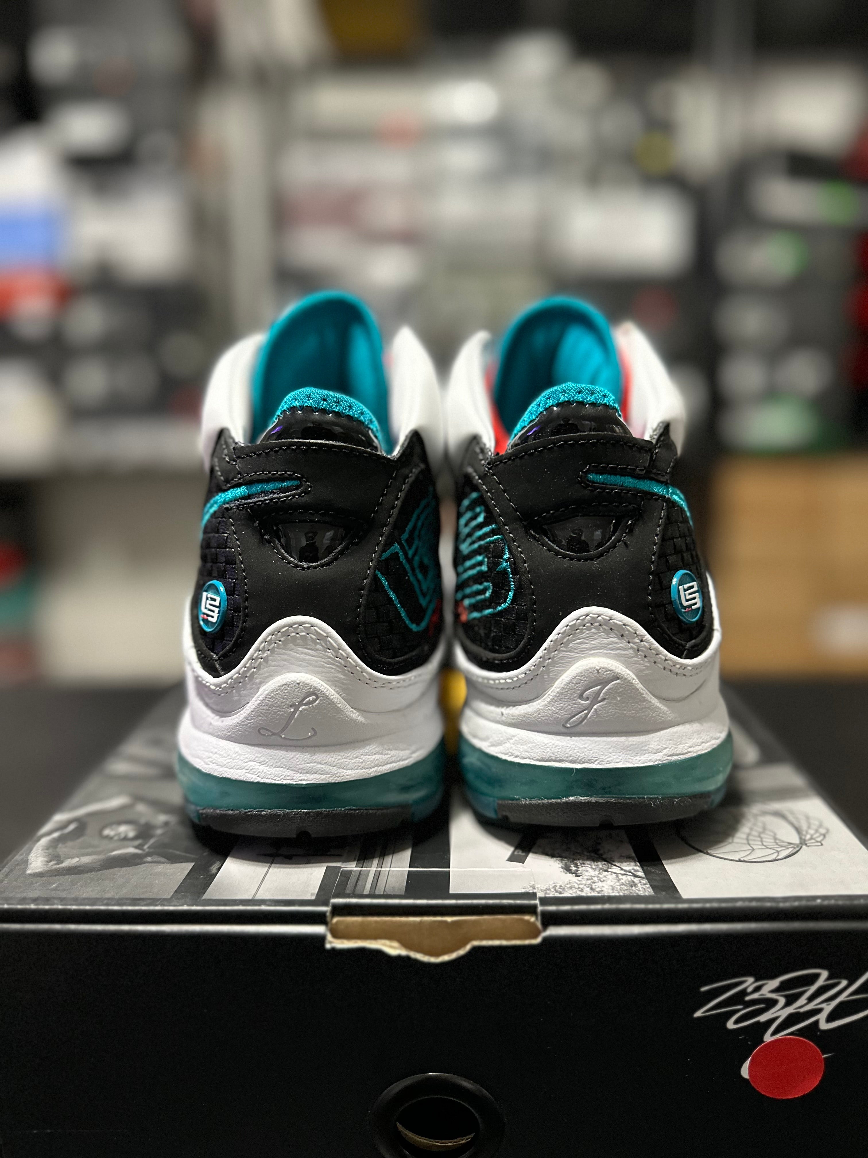 Size 9.5 - LeBron 7 red carpet