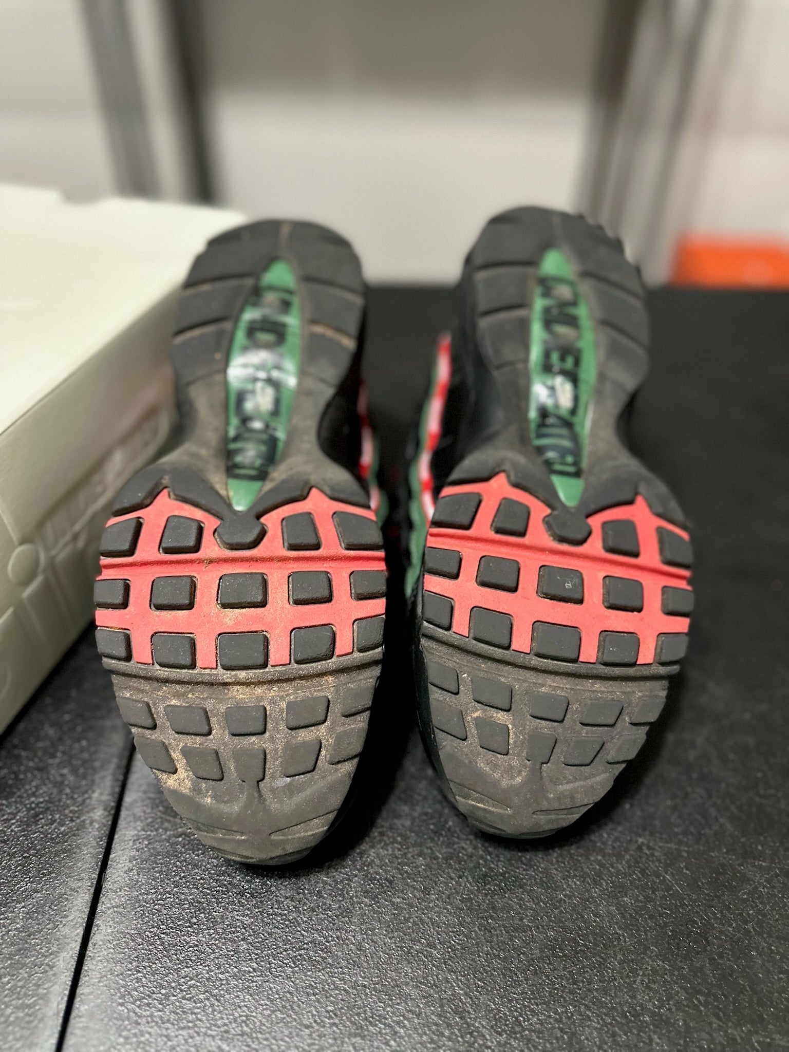 Size 9.5 - AM 95 SP Undefeated Black