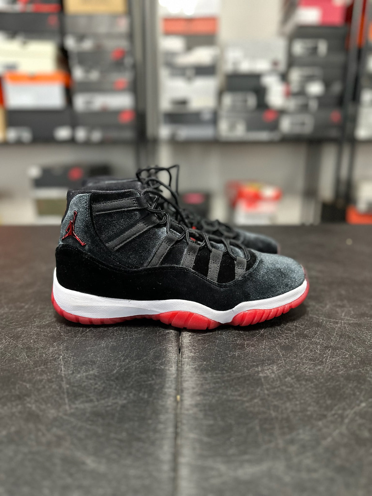 Size 9 - (10.5W) j11 bred velvet