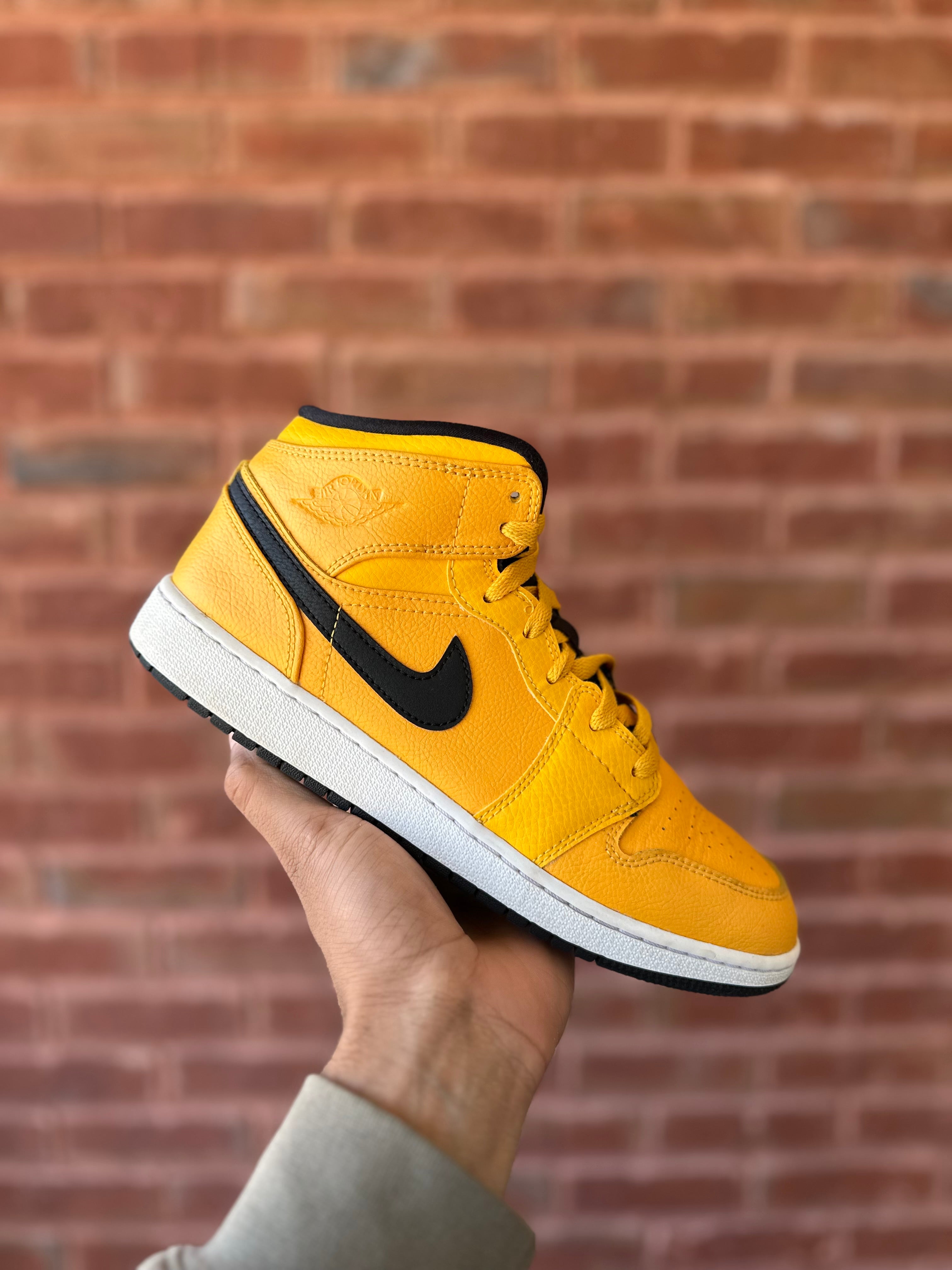 Size 7y - J1 mid university Gold