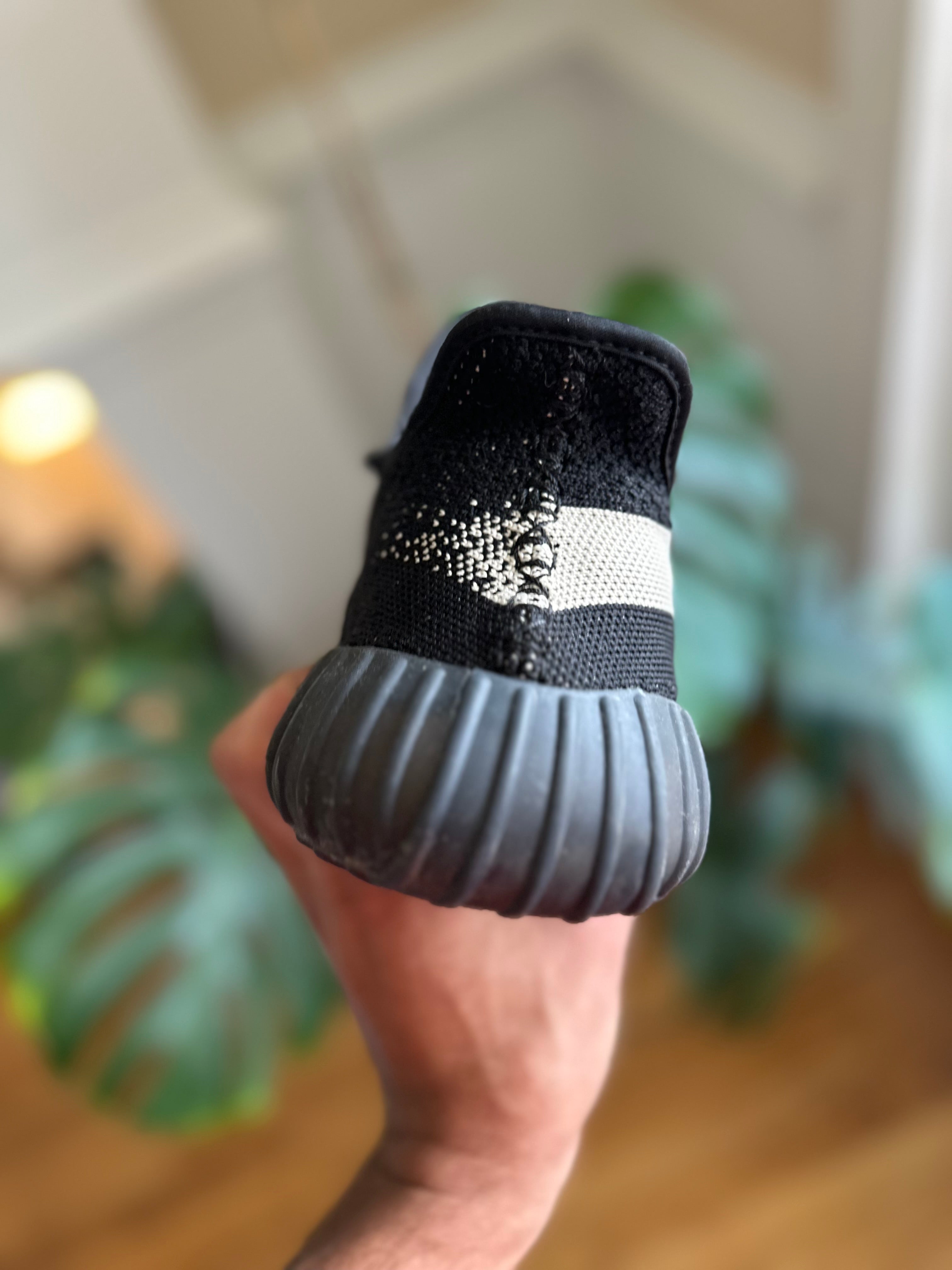 Size 12 - YZY 350 Oreo