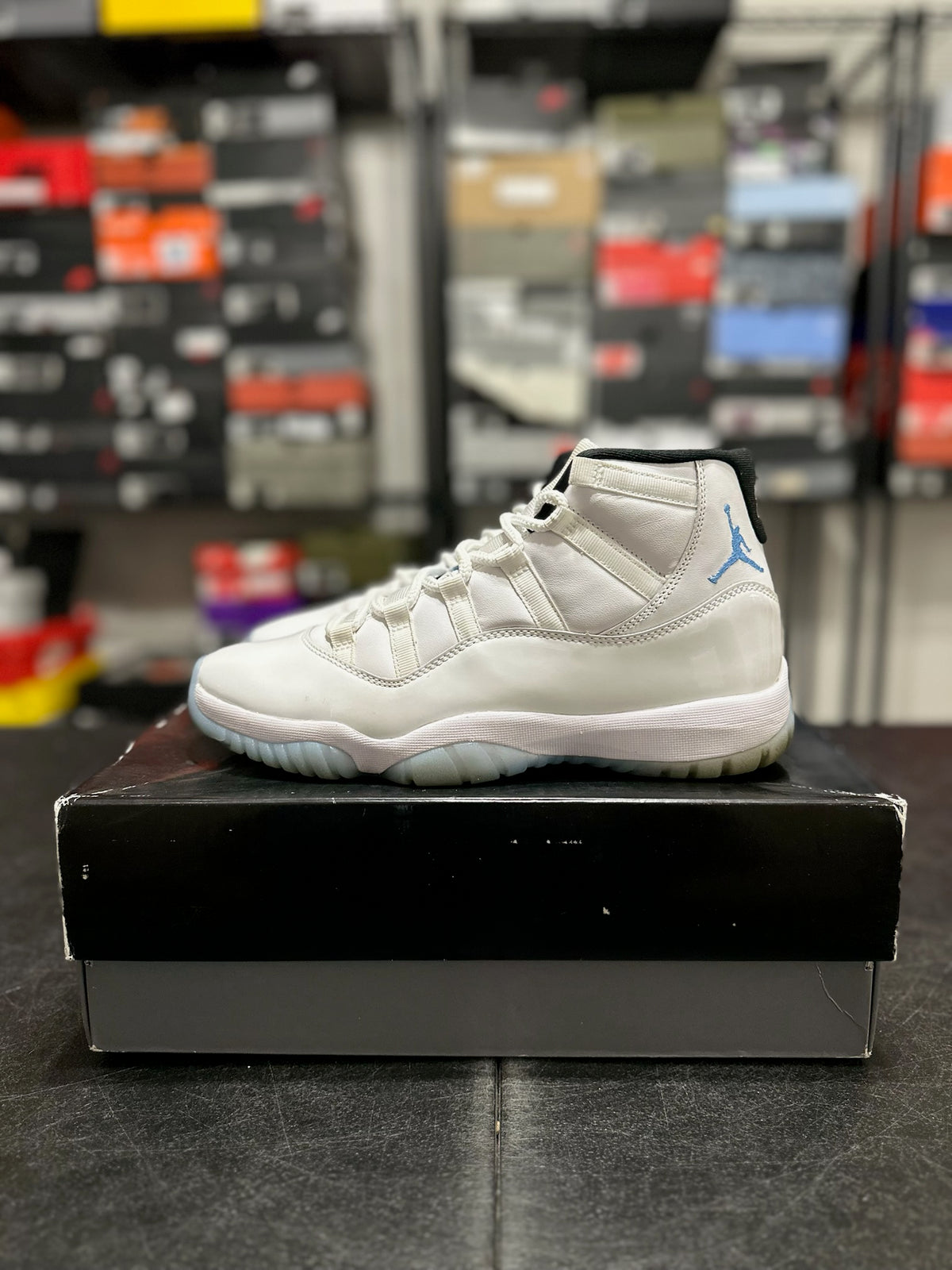 Size 10 - j11 legend blue