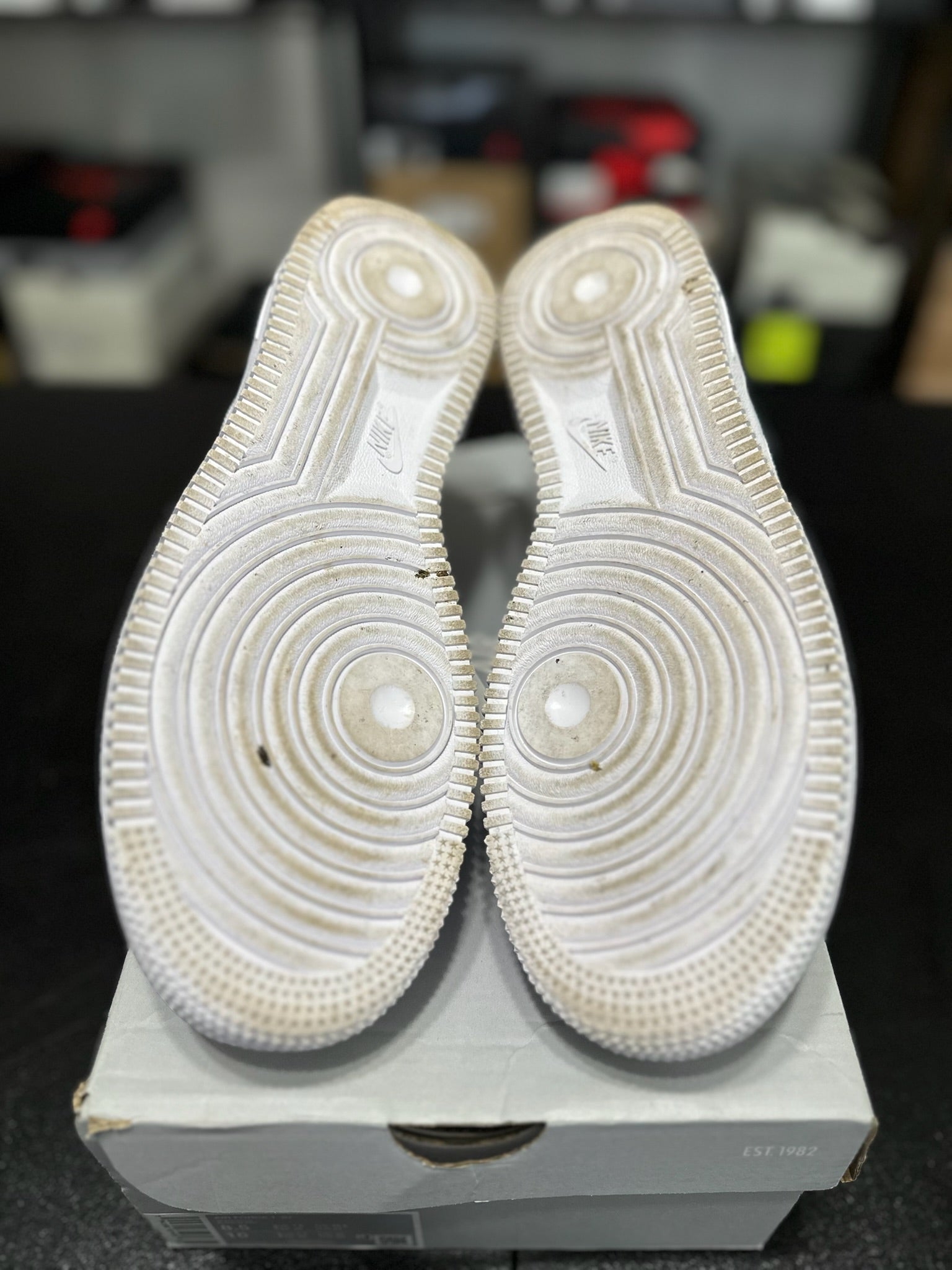 Size 8.5 - AF 1 ‘07 White