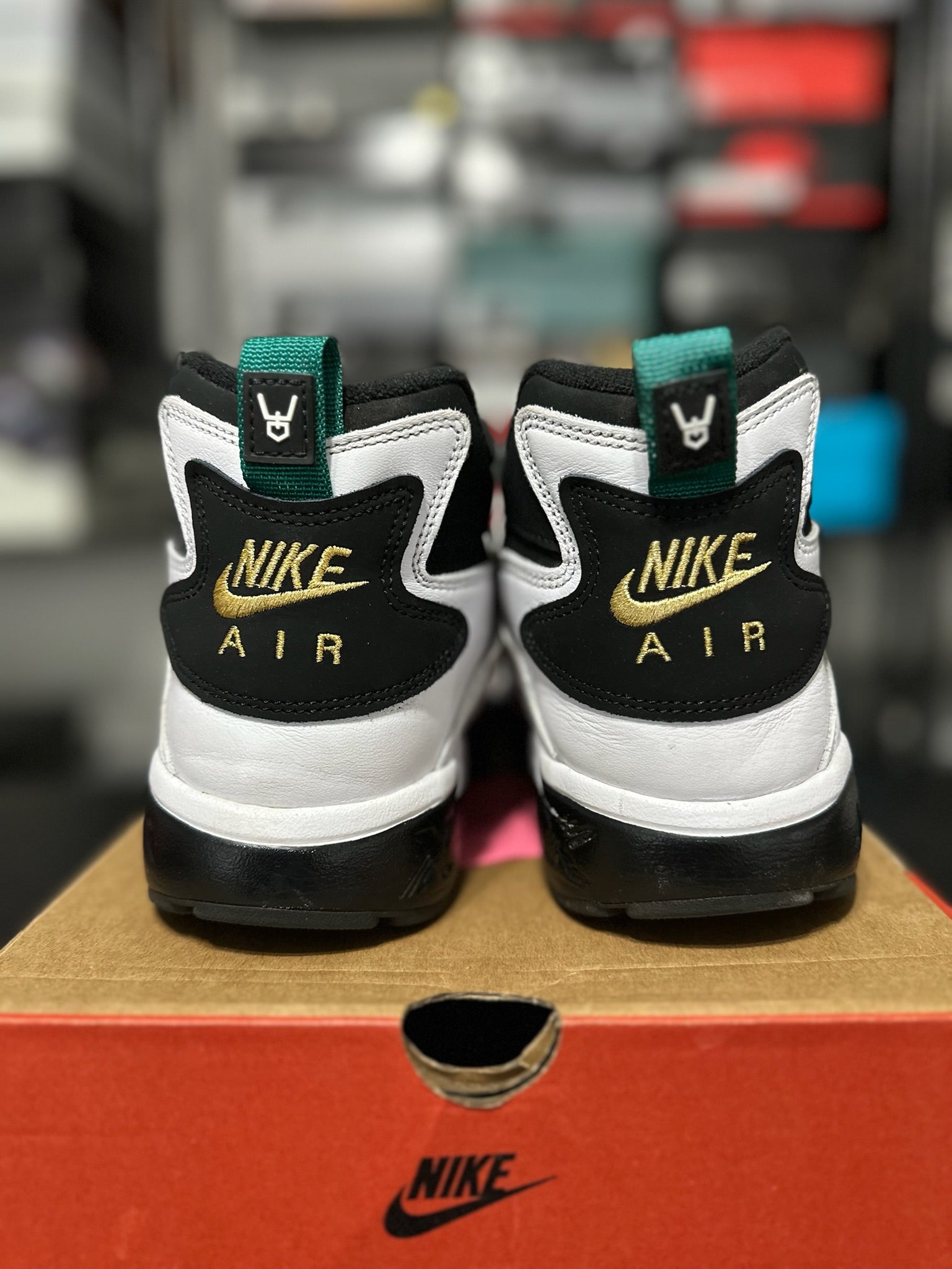 Size 10 - Diamond Turf Emerald