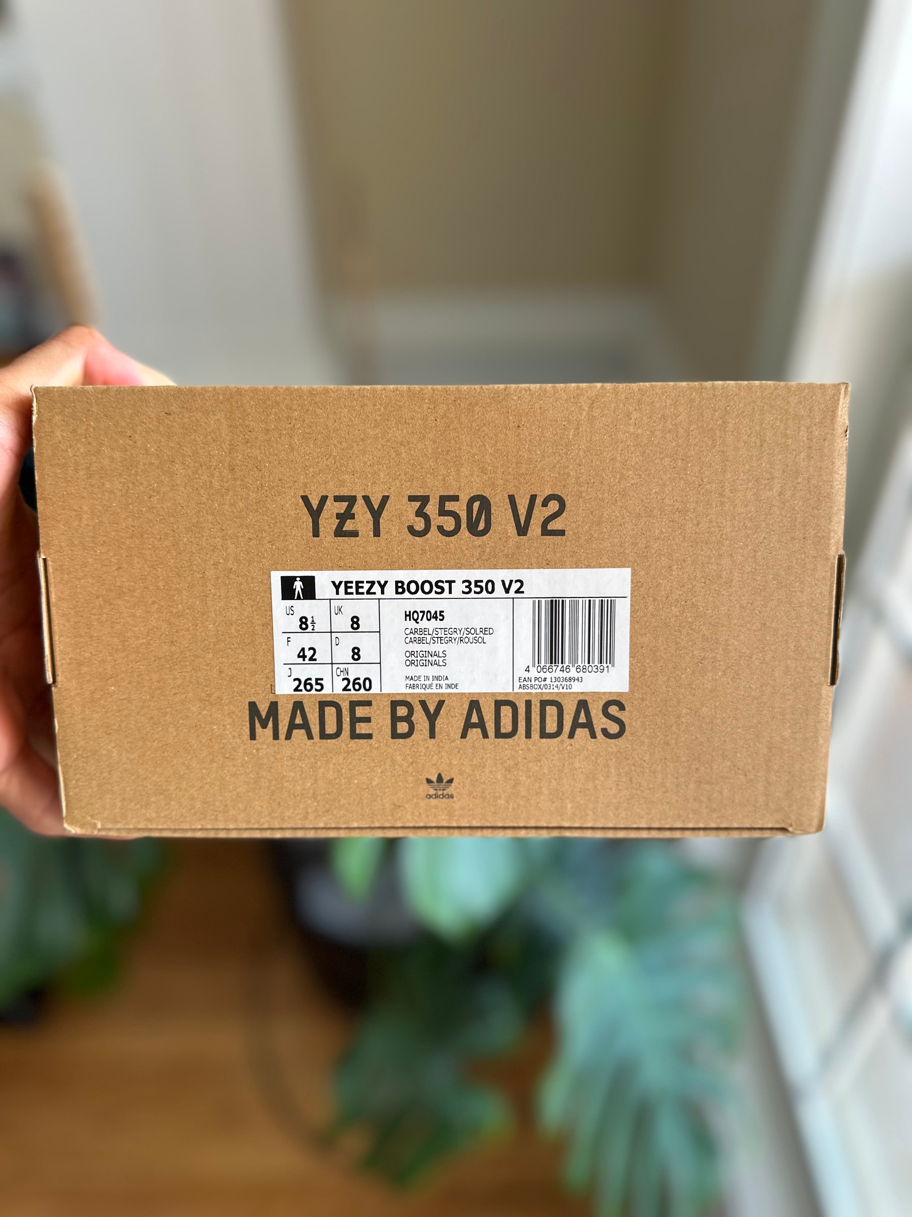 Size 8.5 - YZY 350 carbon beluga
