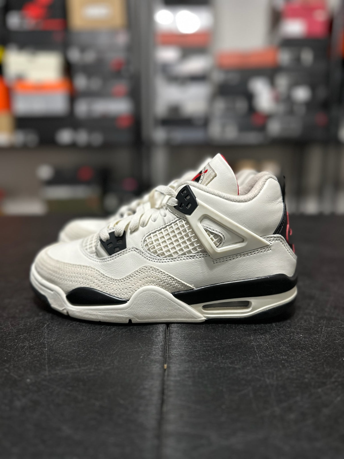 Size 7Y - j4 flight club