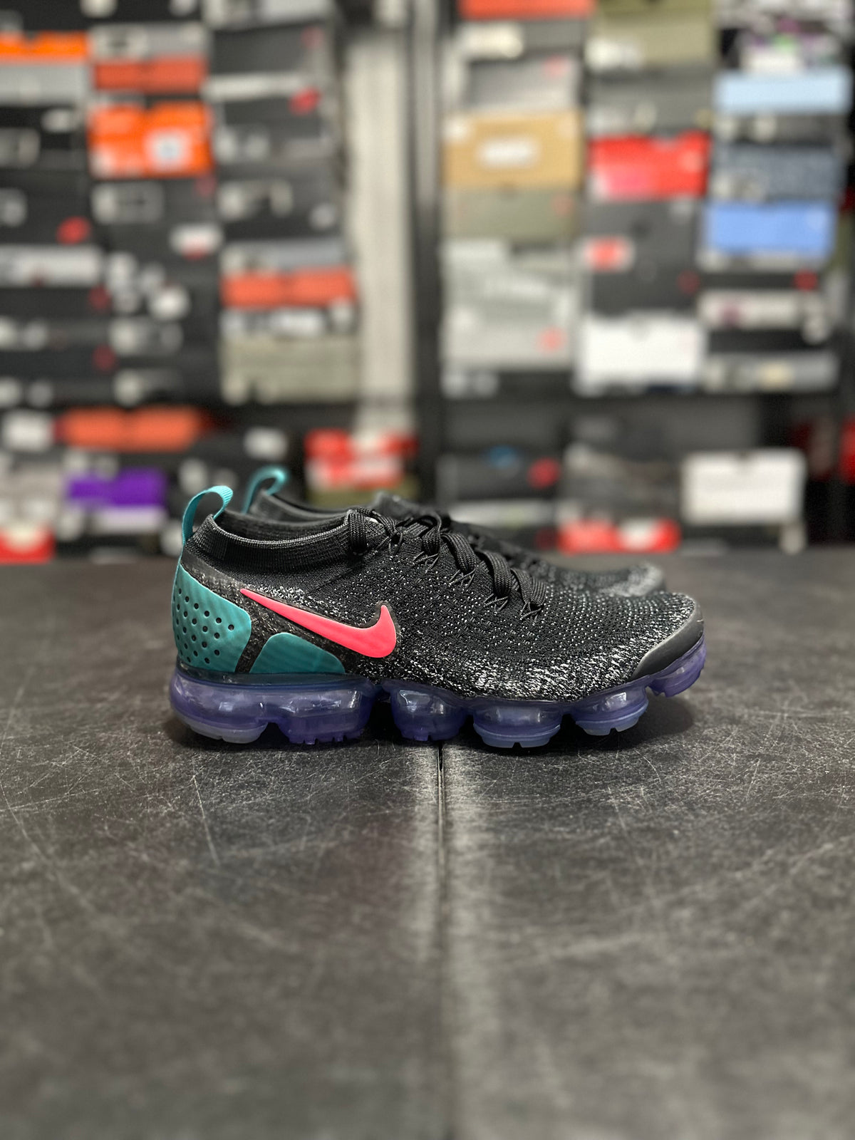 Size 8.5 - Air Vapormax 2.0 black hot punch