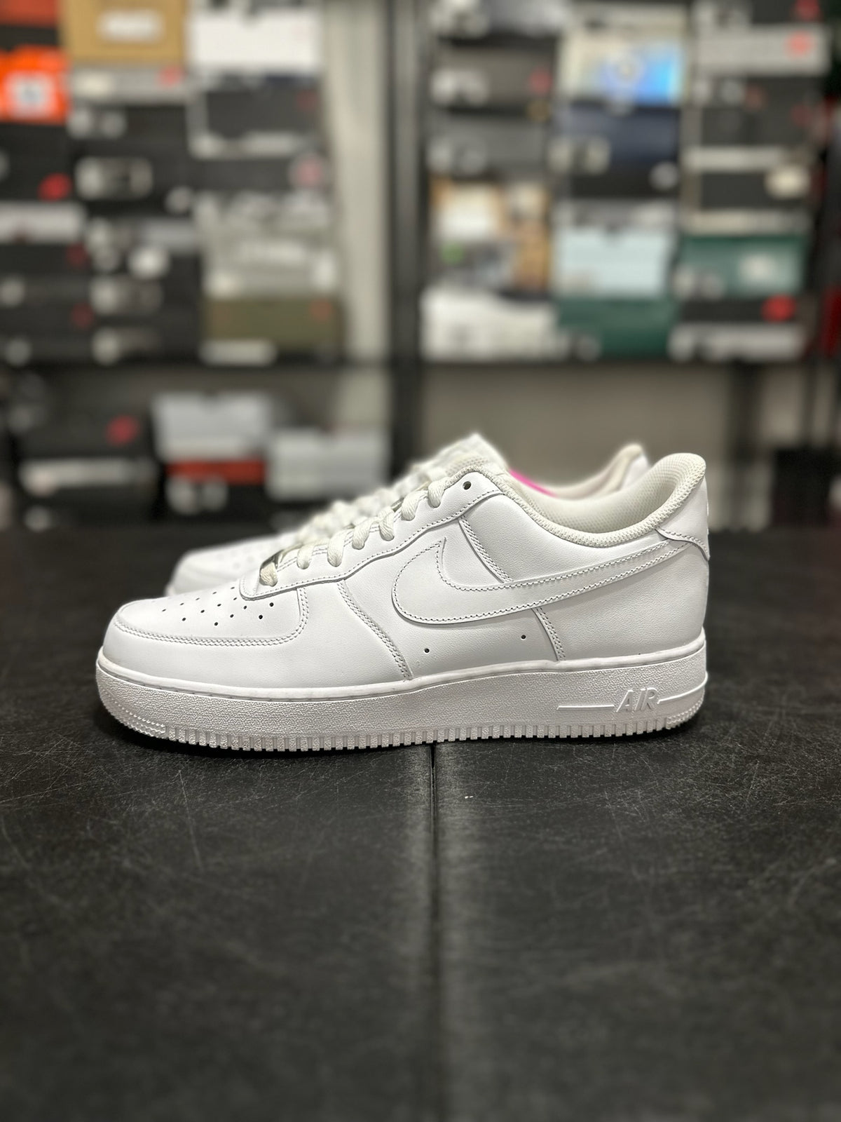 Size 11 - af 1 low ‘07 white
