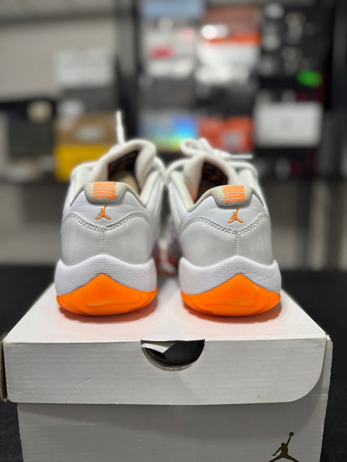 Size 5 - (6.5W) J11 low citrus