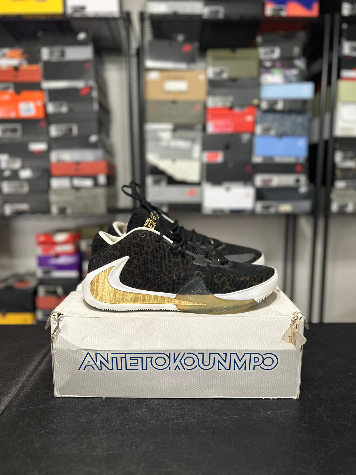 Size 13 - zoom freak 1 coming to America