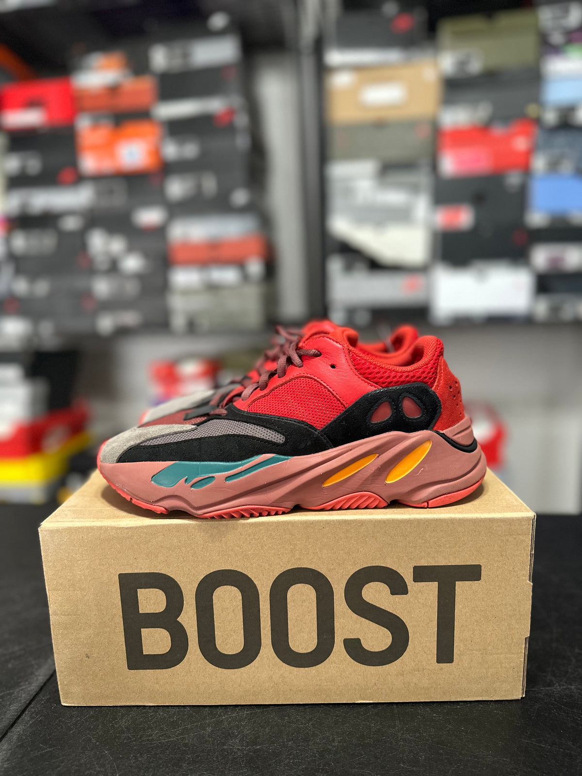 Size 7.5 - YZY 700 Hi res