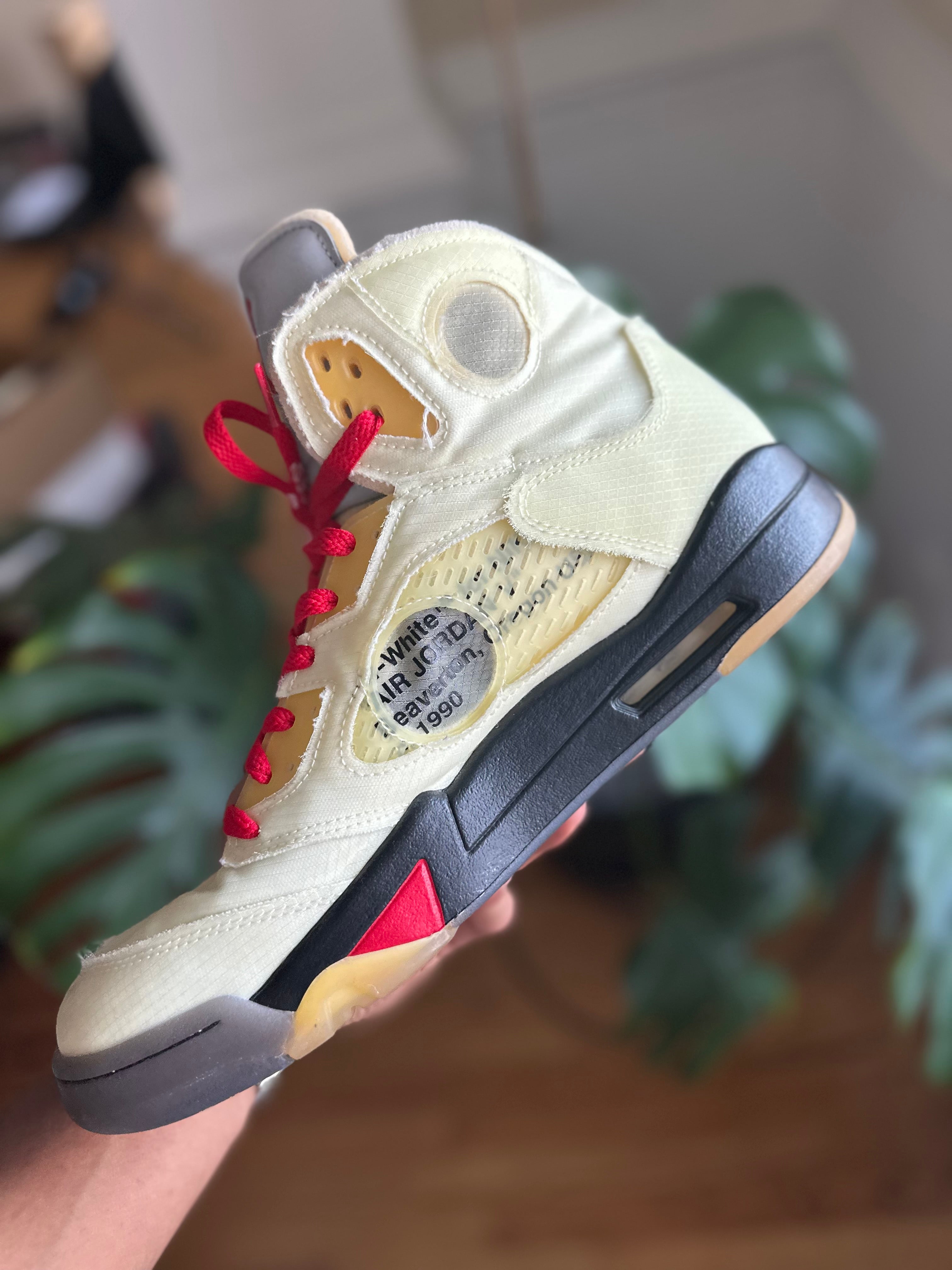Size 12 - J5 off white sail
