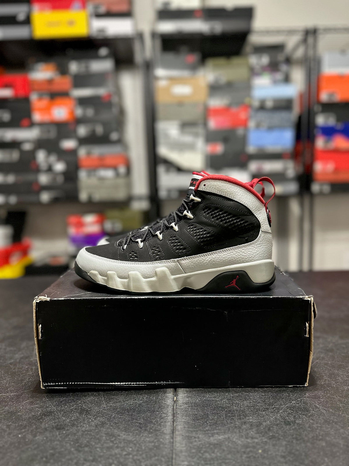 Size 8.5 - j9 Johnny Kilroy