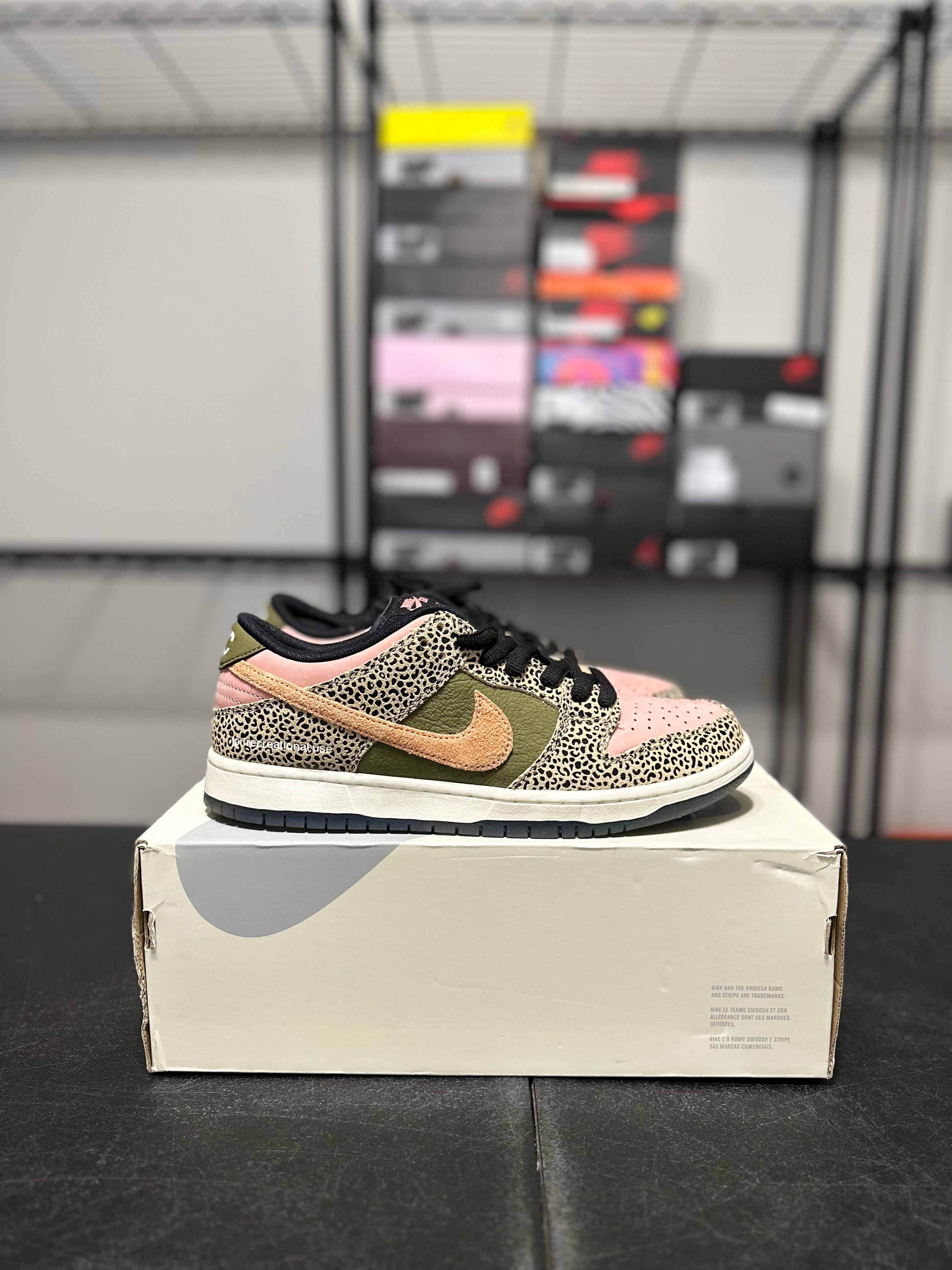 Size 9.5 - Sb dunk low arts and rec limestone