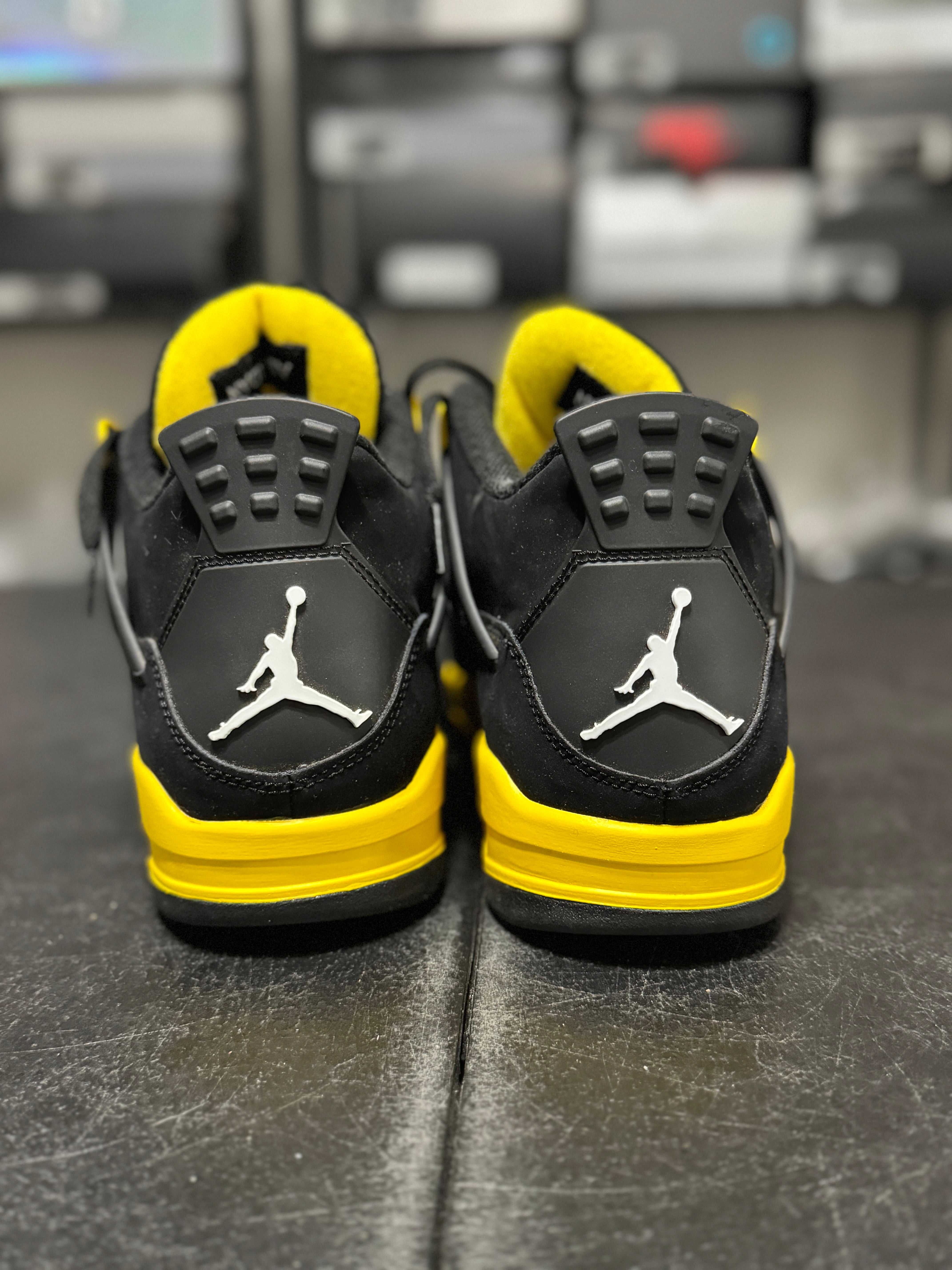 Size 9.5 - J4 yellow thunder