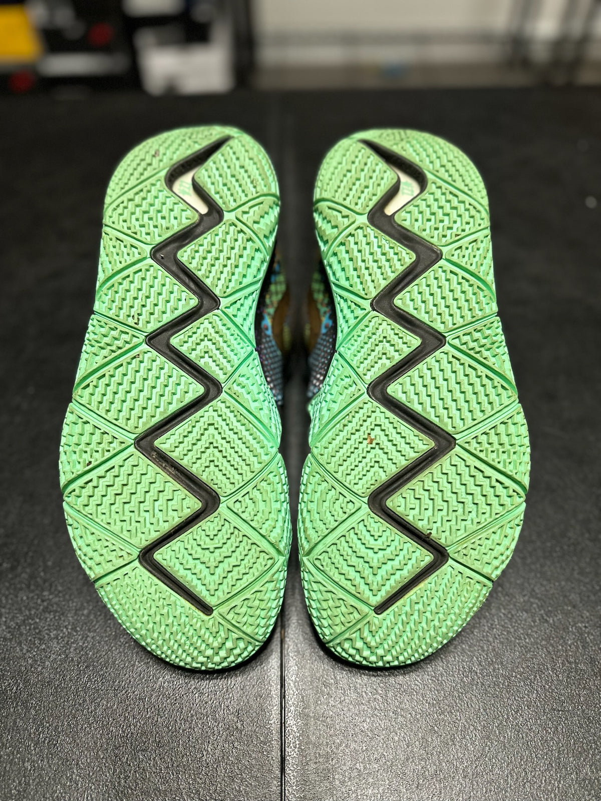 Size 12 - Kyrie 4 mamba mentality