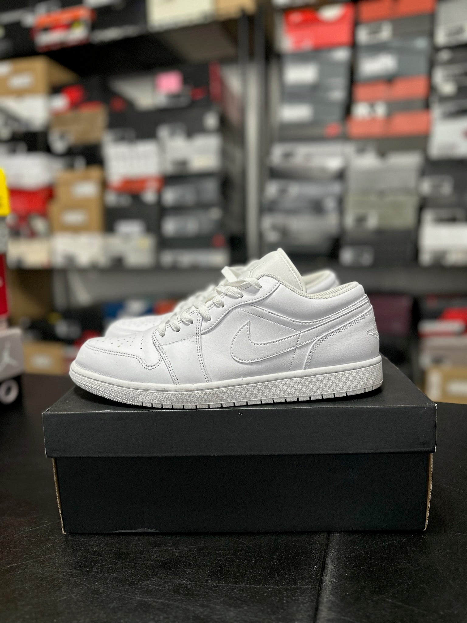 Size 11.5 - J1 Low Triple White